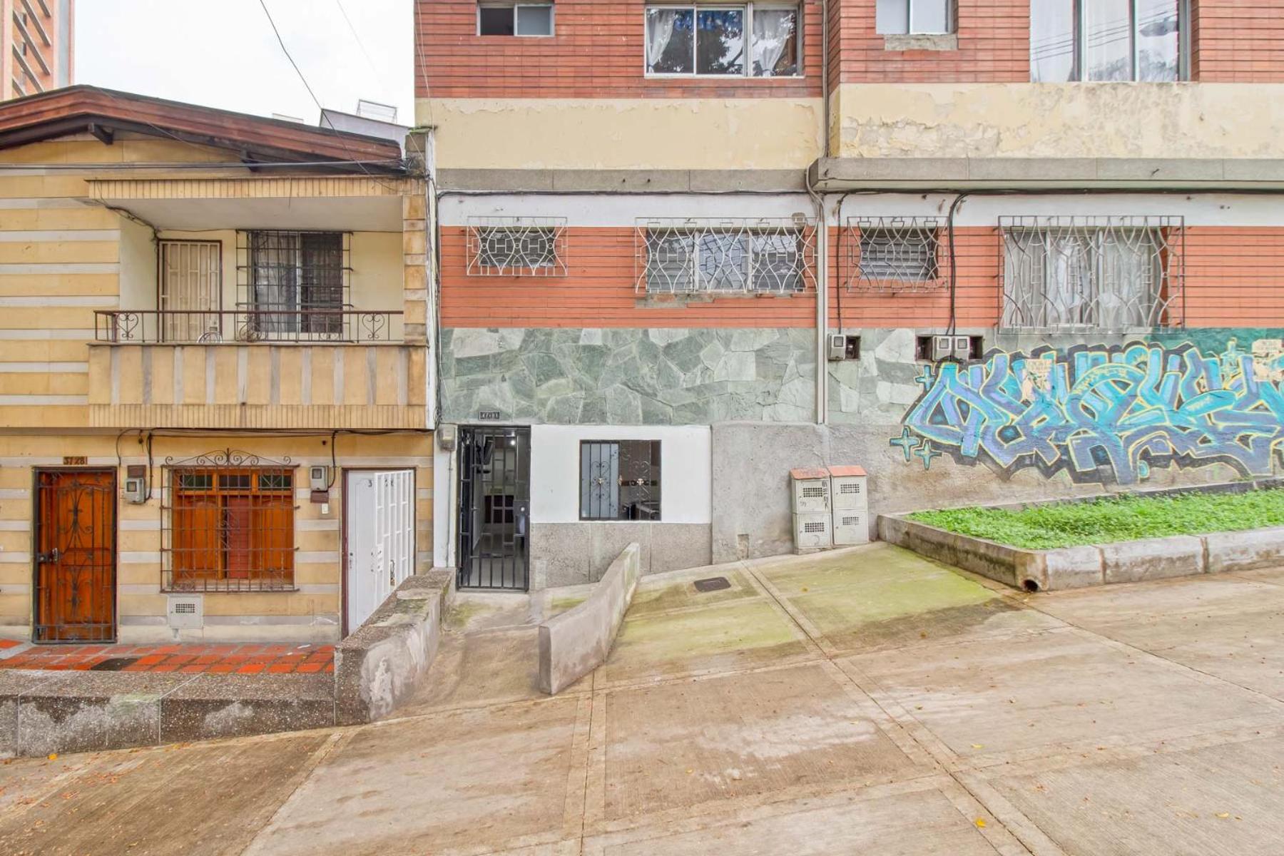 Cómodo Apartaestudio cerca al centro de Medellín y al tranvía. WIFI veloz.