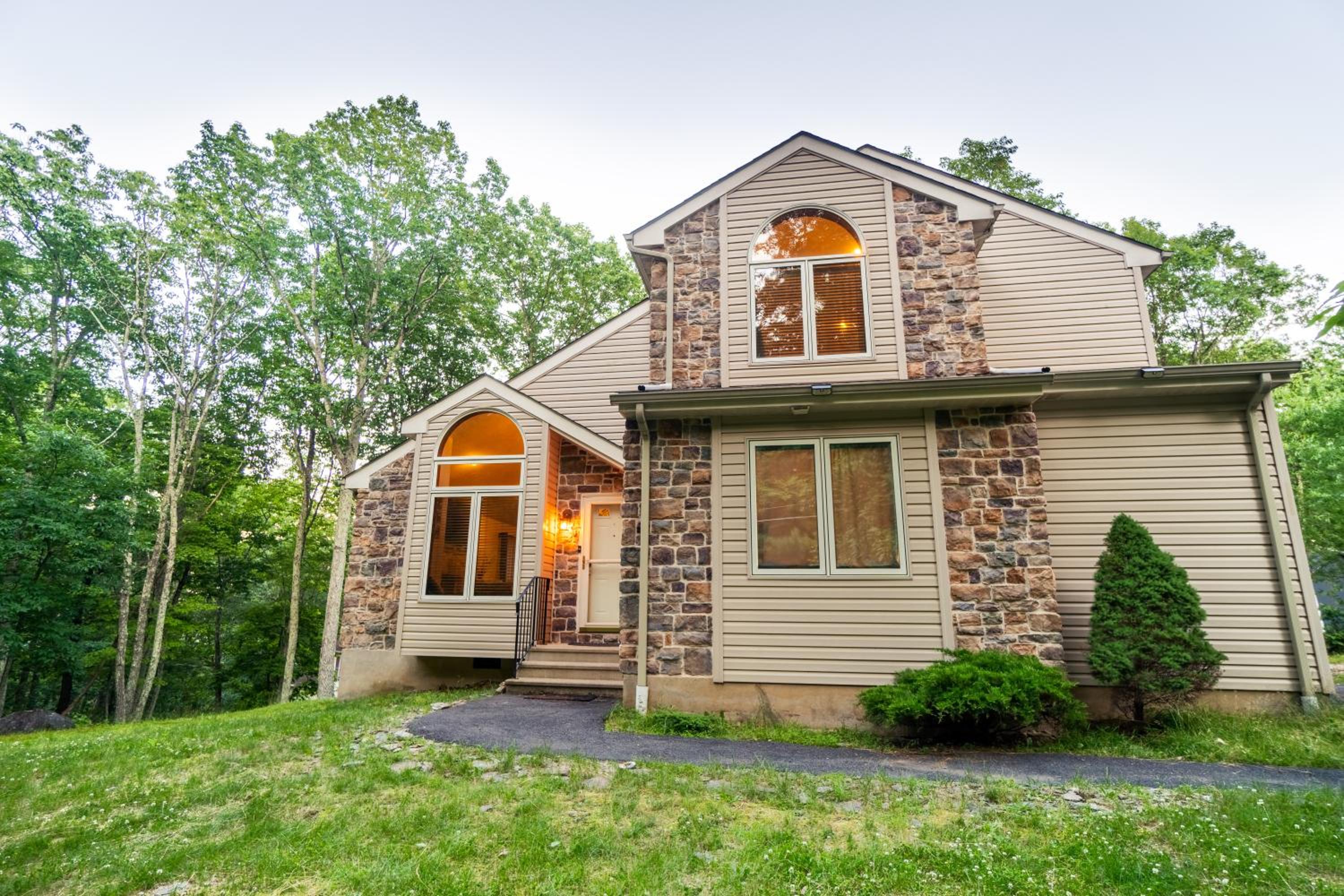 Hotel Harmony Hill Stylish 4bd Mountain Retreat, Hot Tub, Games