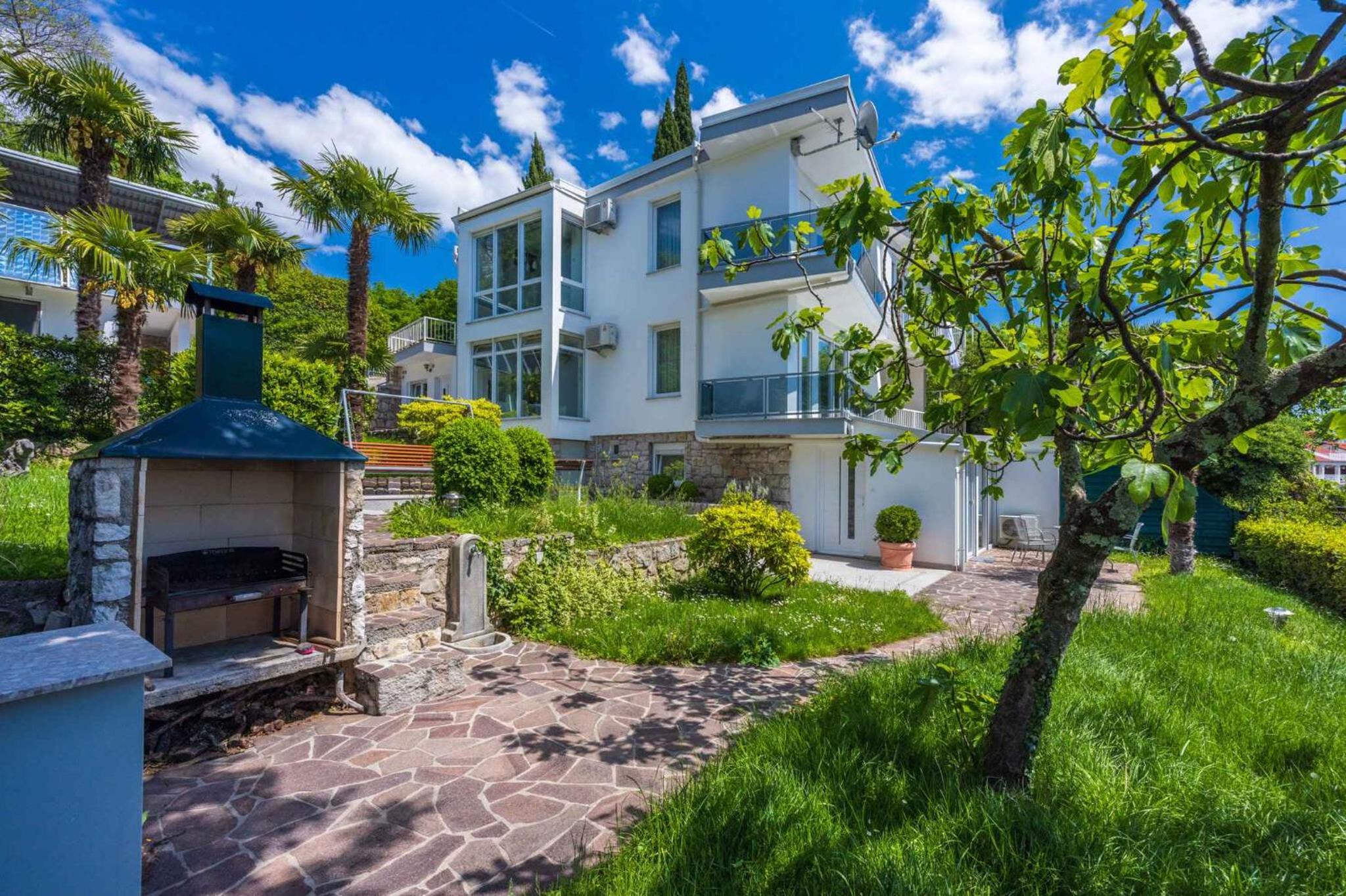 Apartments in Crikvenica 45073