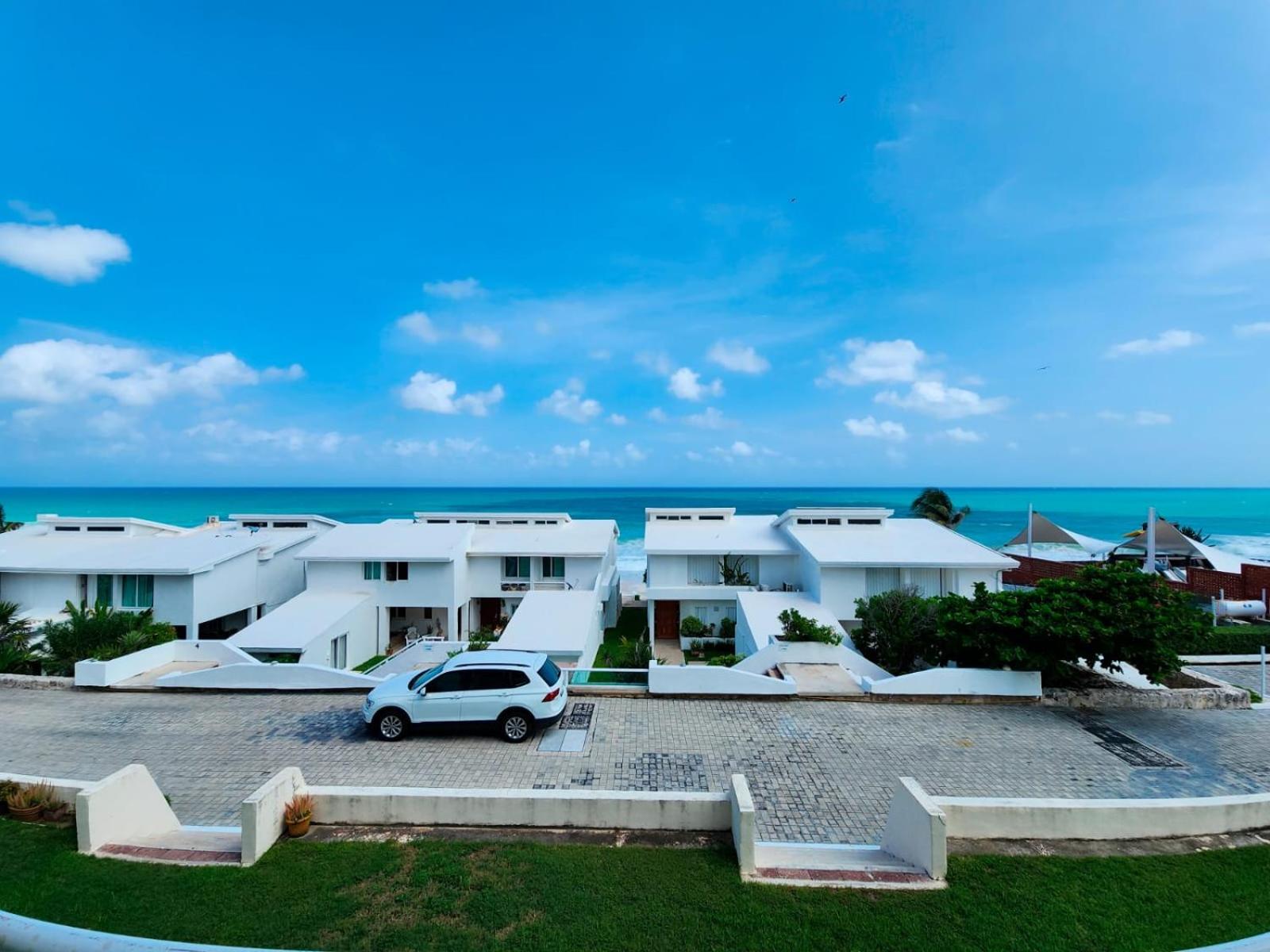 Beachfront apartments Cancun