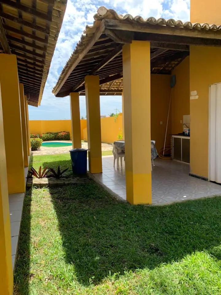 Casa Amarela Praia do Saco