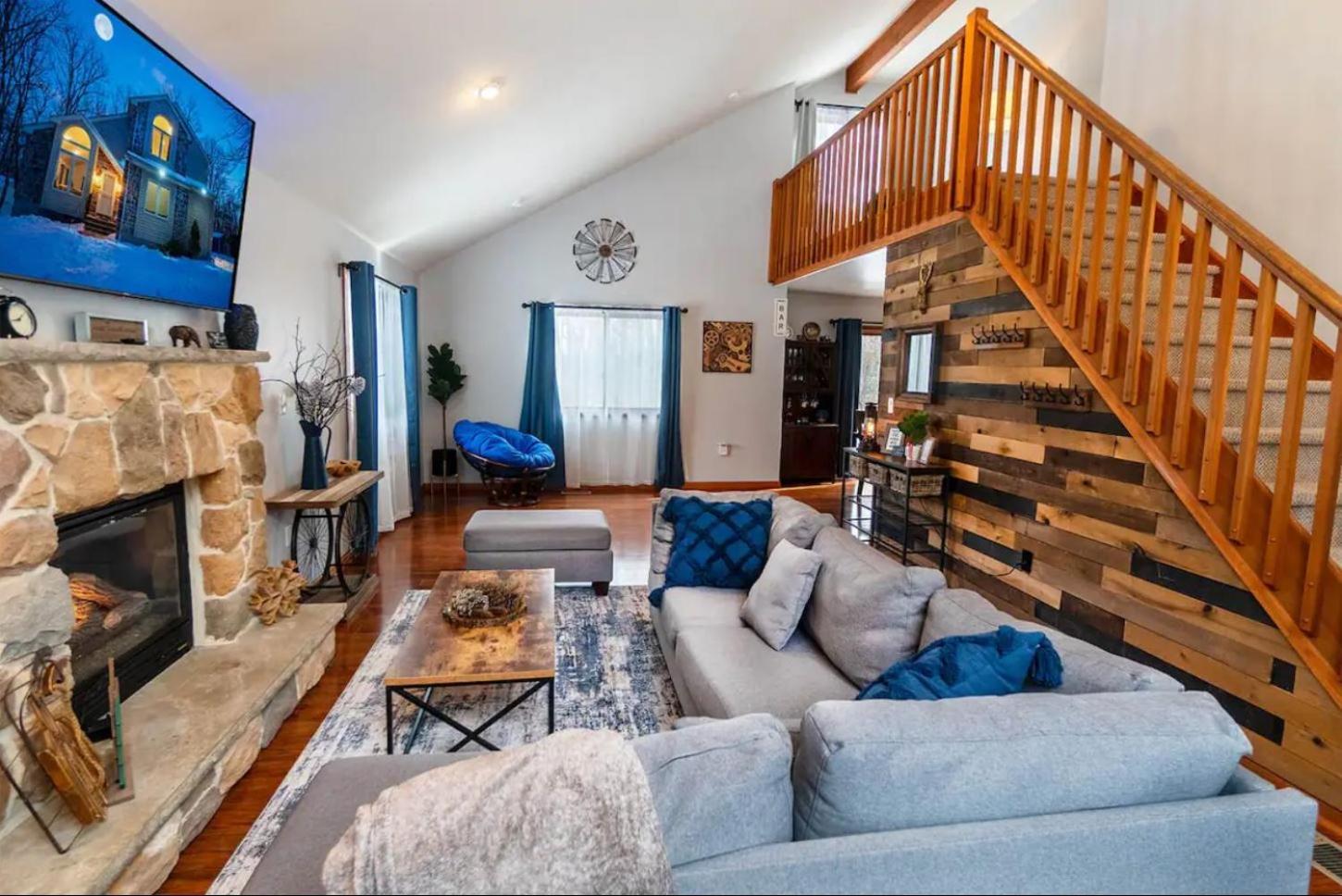 Harmony Hill Stylish 4bd Mountain Retreat, Hot Tub, Games view 3