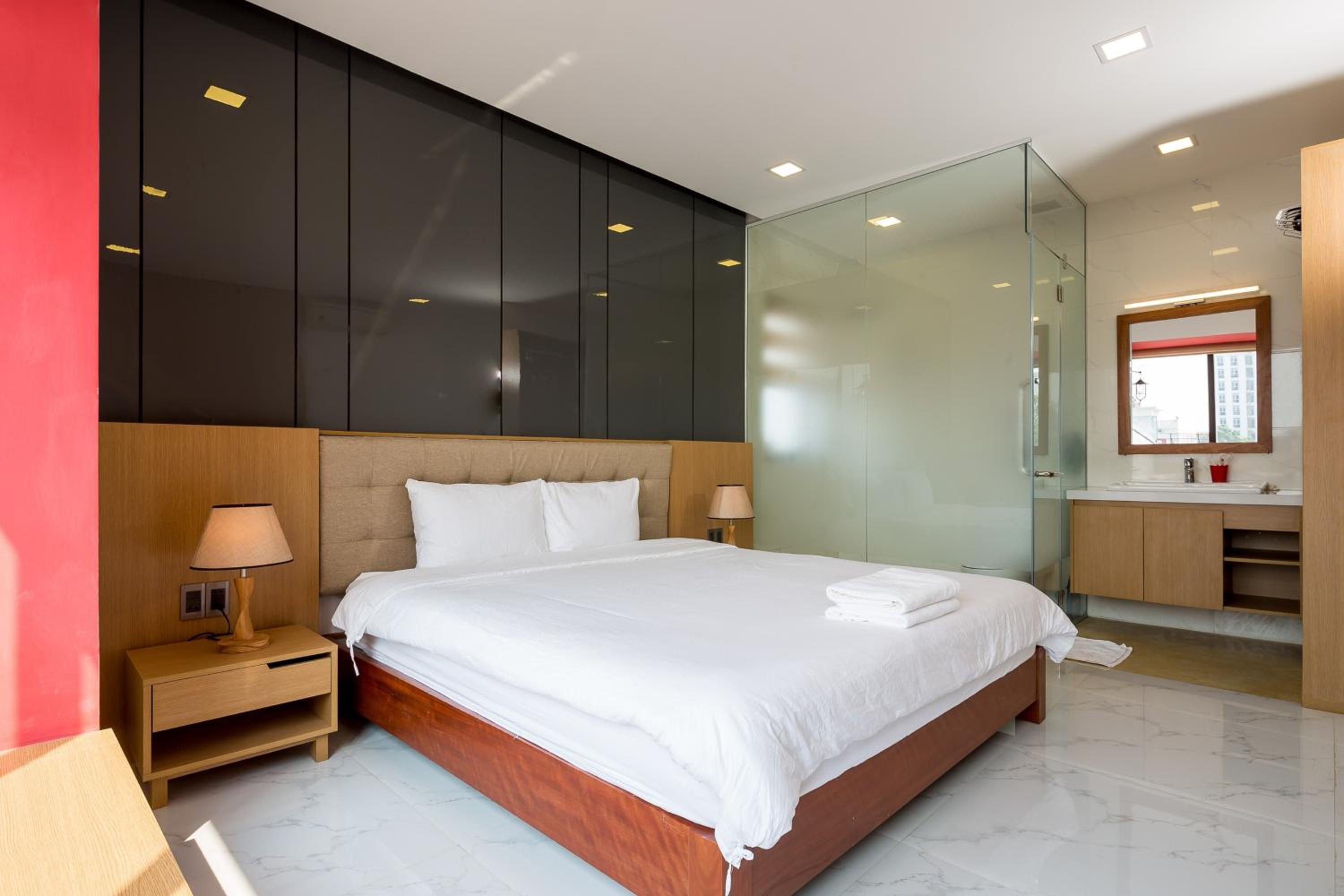 Charming Luxury Beach Villa Da Nang view 3