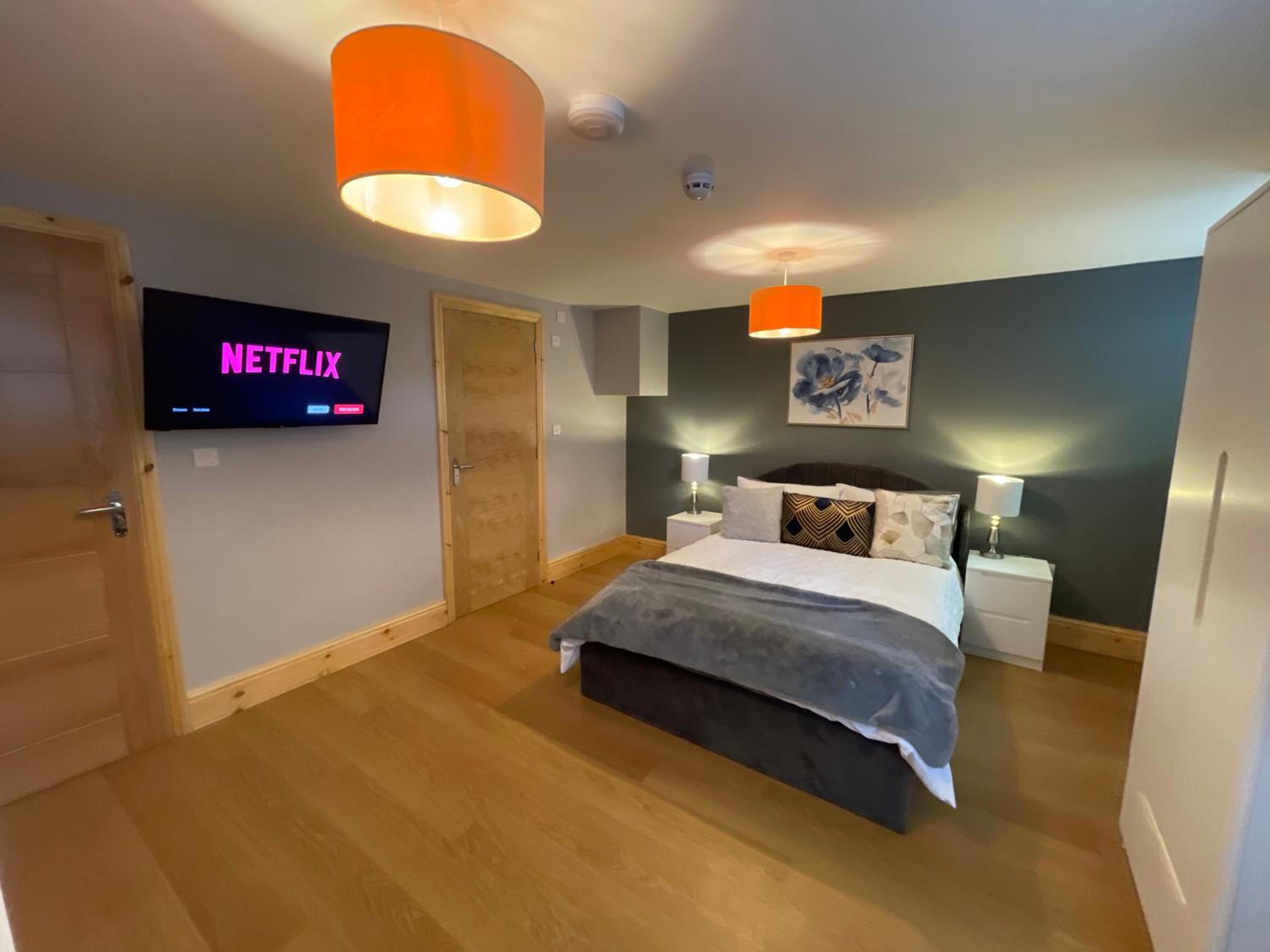 West Midlands-2 Double Bed Room Apartment view 3