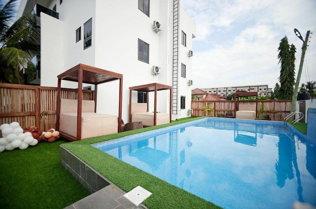 Cozy 2 bedroom apartment with pool. view 4