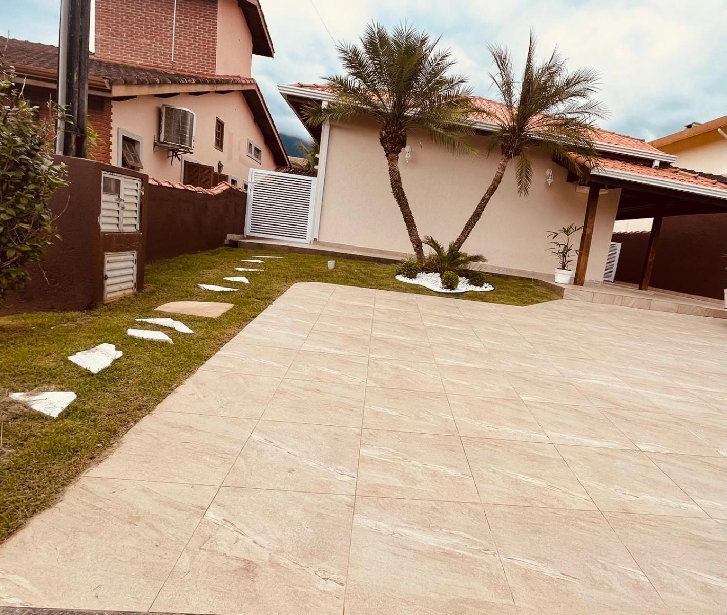 Condomínio Morada da Praia - Casa térrea com área de lazer-