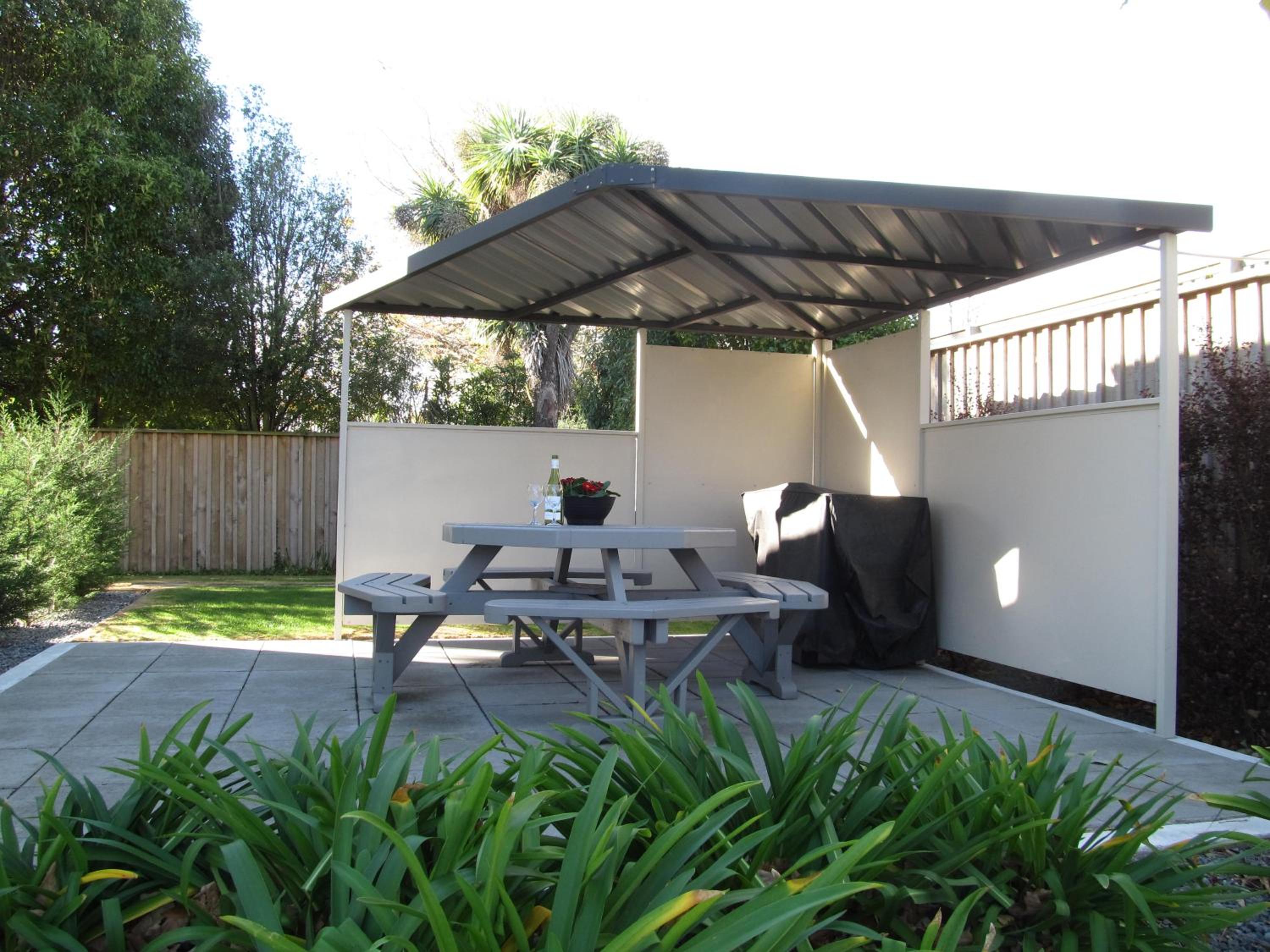 Airport Palms Motel