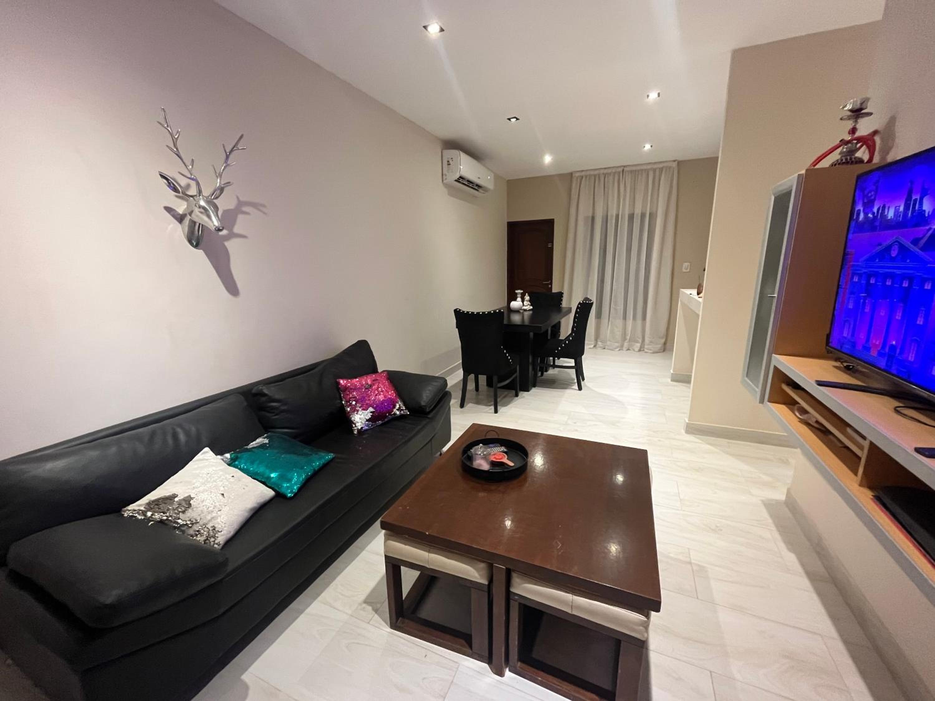 Casa con pileta y garaje