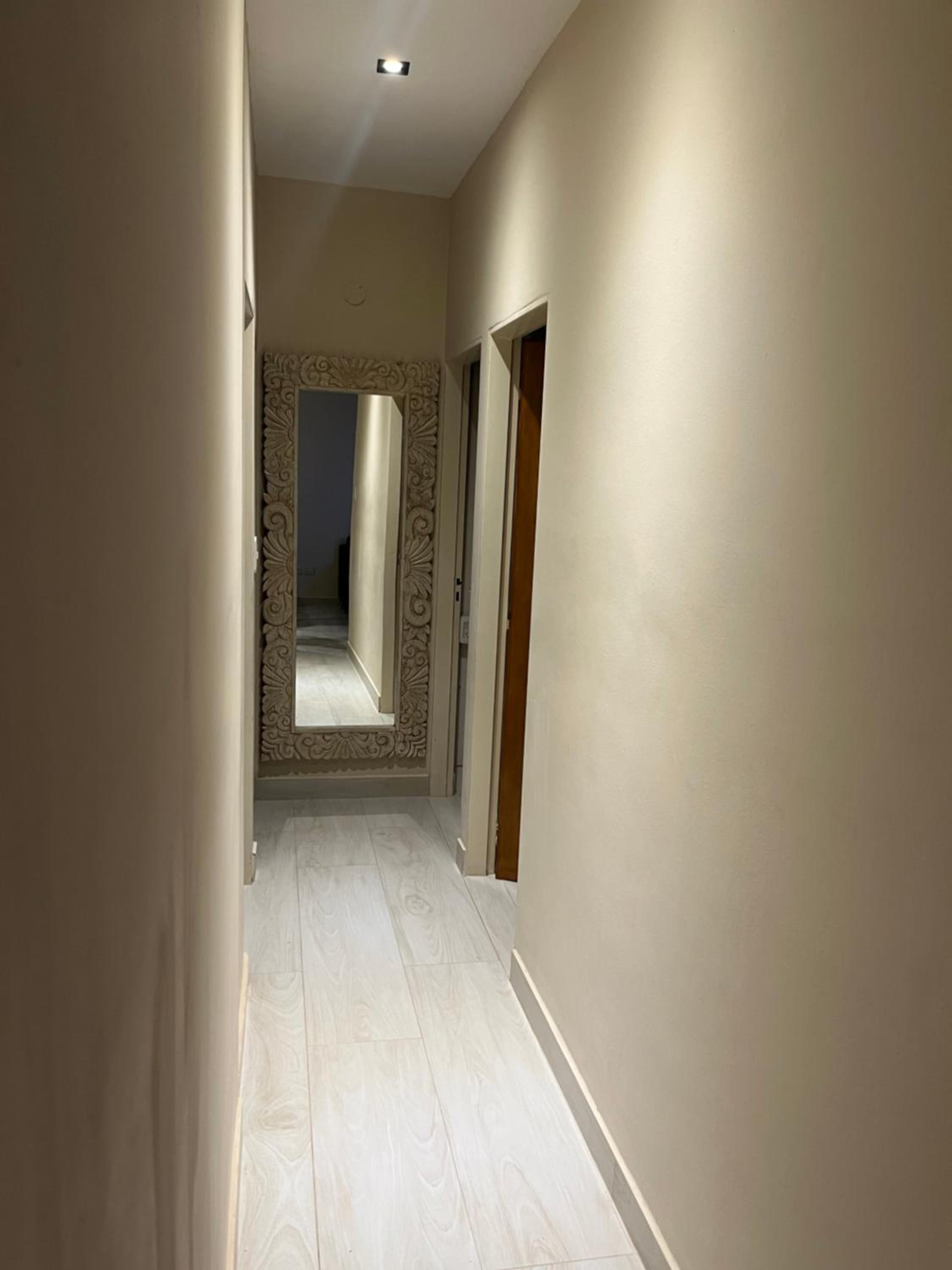 Casa con pileta y garaje