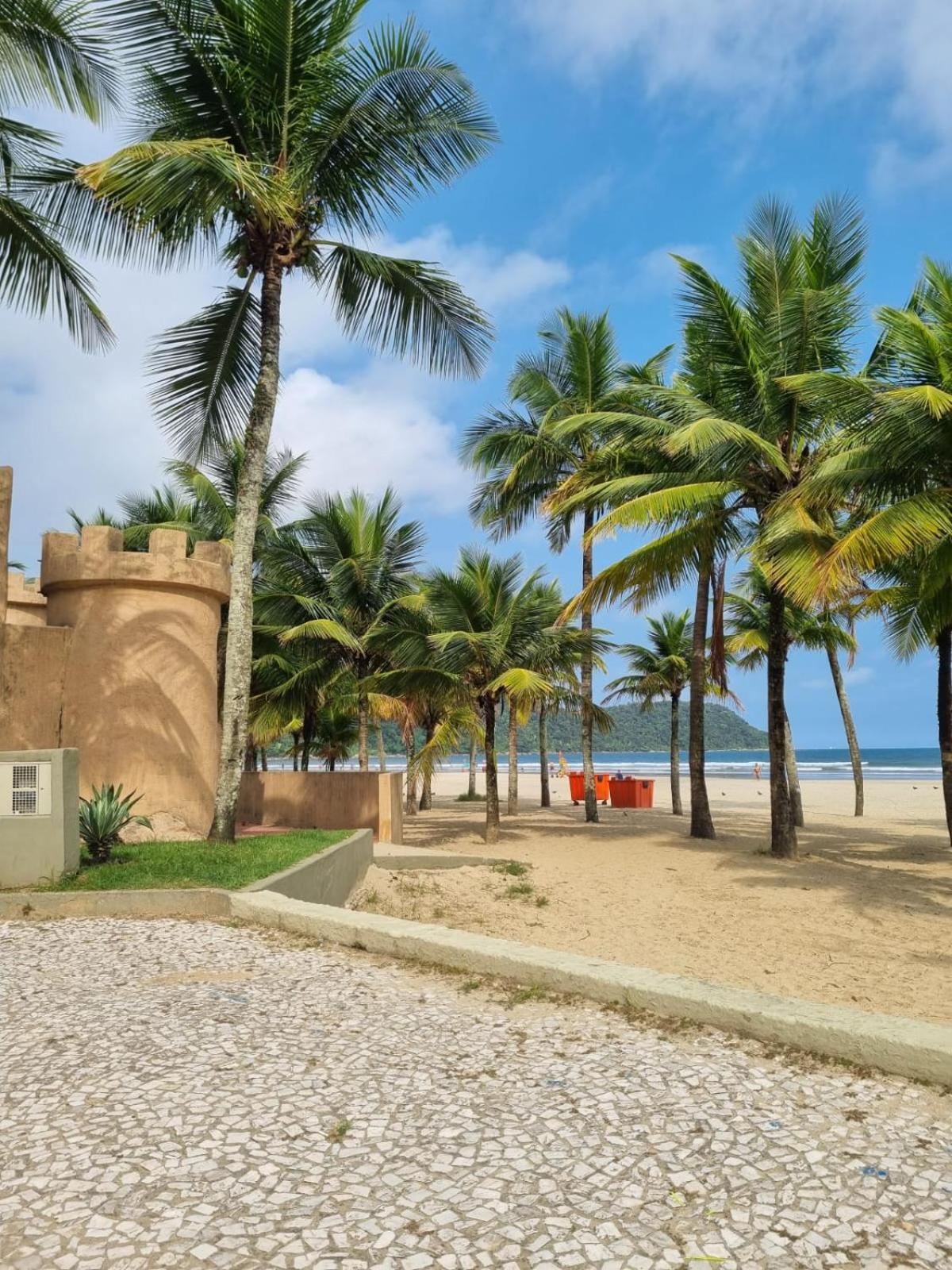 200m Praia Canto do Forte! 2 Quartos - Estacionamento e Varanda Gourmet - Wi-Fi 500Mega
