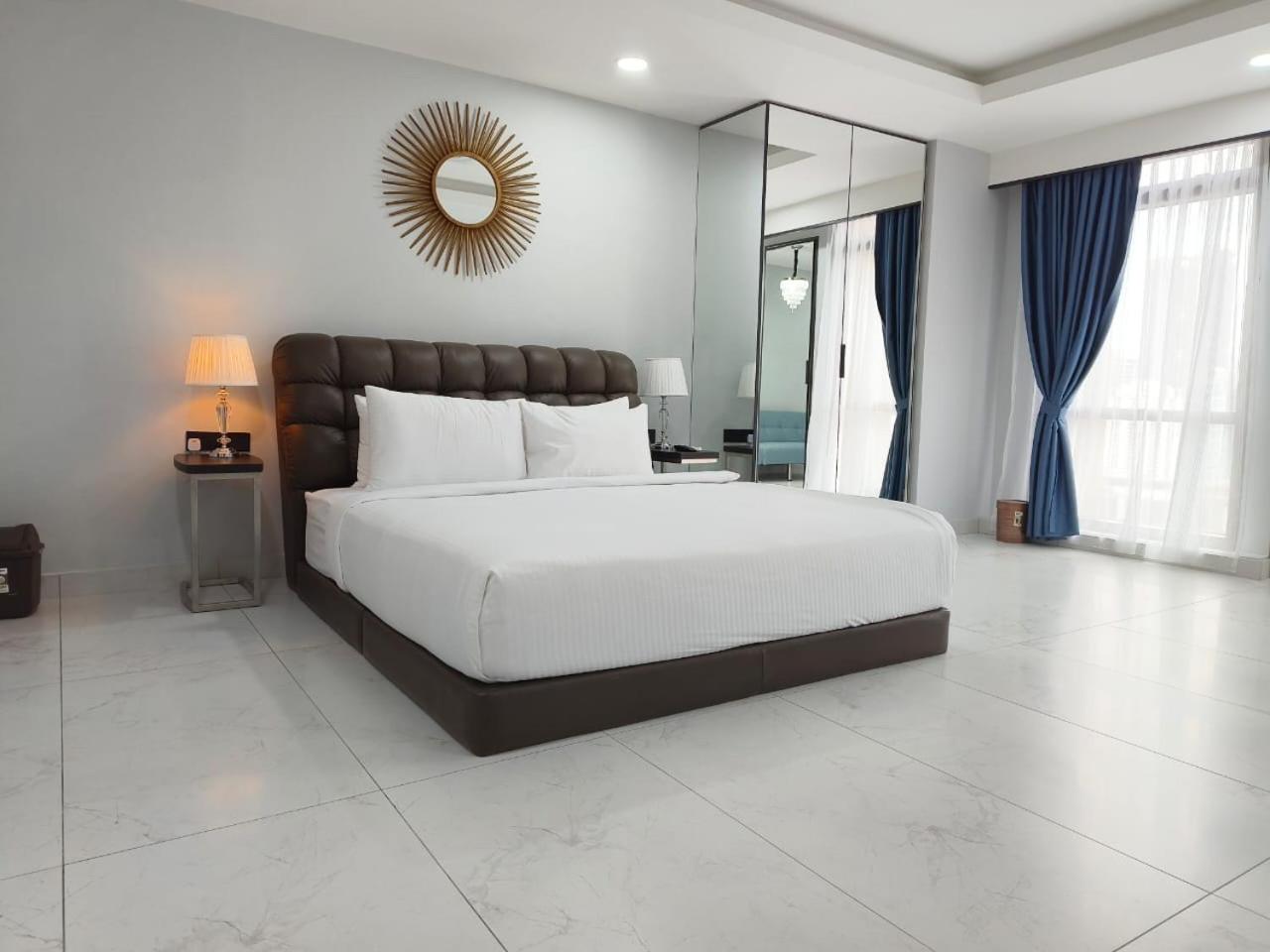 Serviced Apartments at Times Square Kuala Lumpur by Robinsons