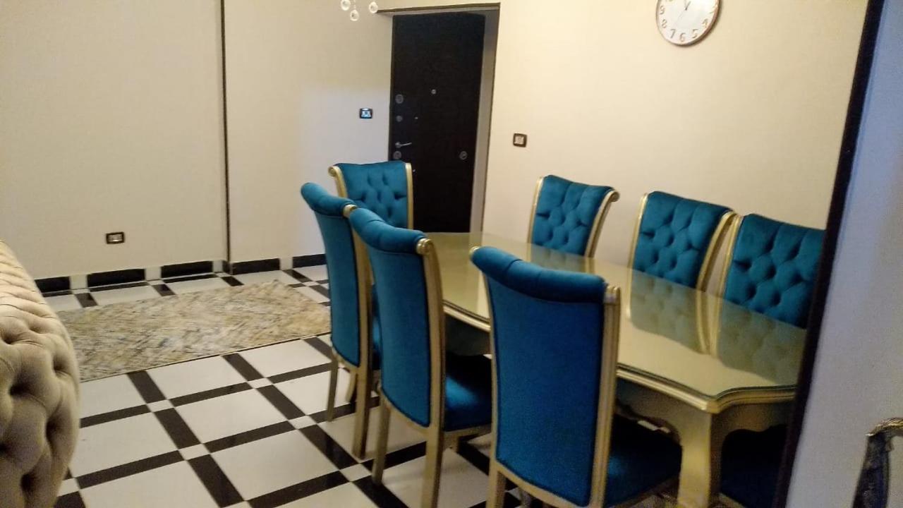 شقة مكرم عبيد للعائلات فقط 21 families only