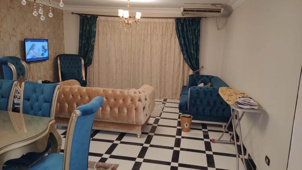 شقة مكرم عبيد للعائلات فقط 21 families only