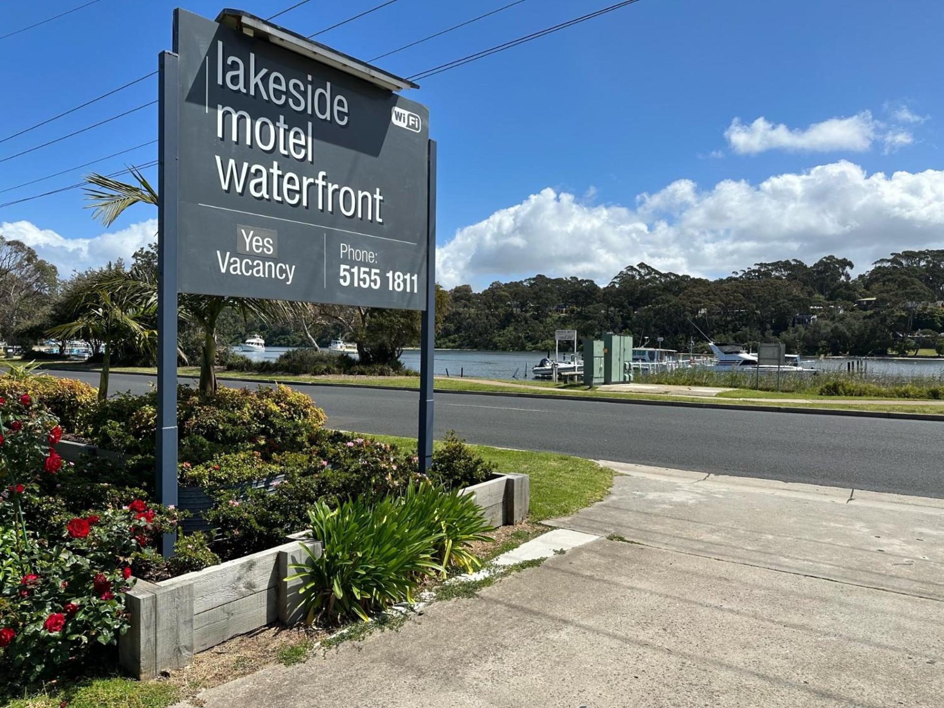 Lakeside Motel Waterfront