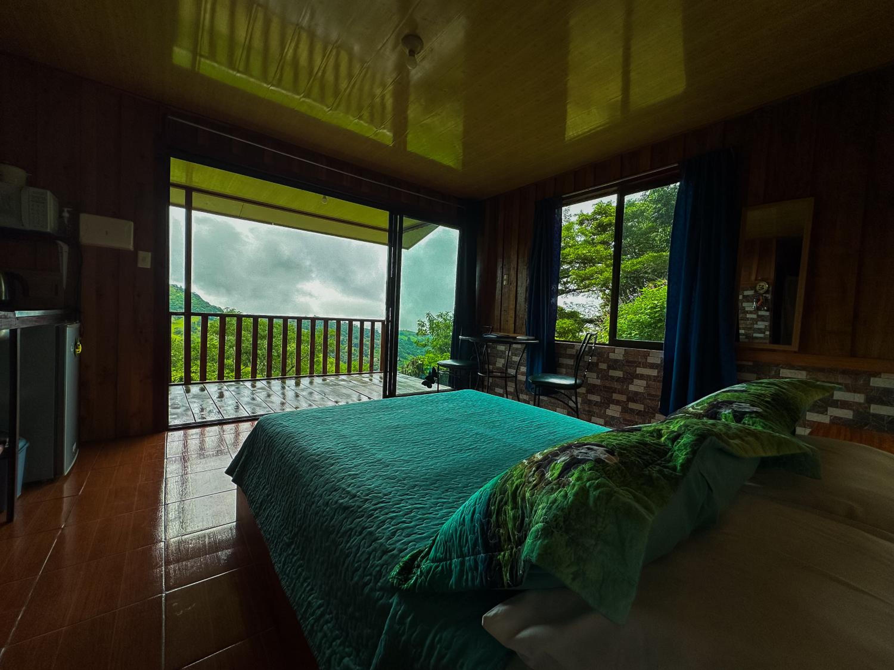 Finca Paraíso Monteverde Oceanview Farm Cabin