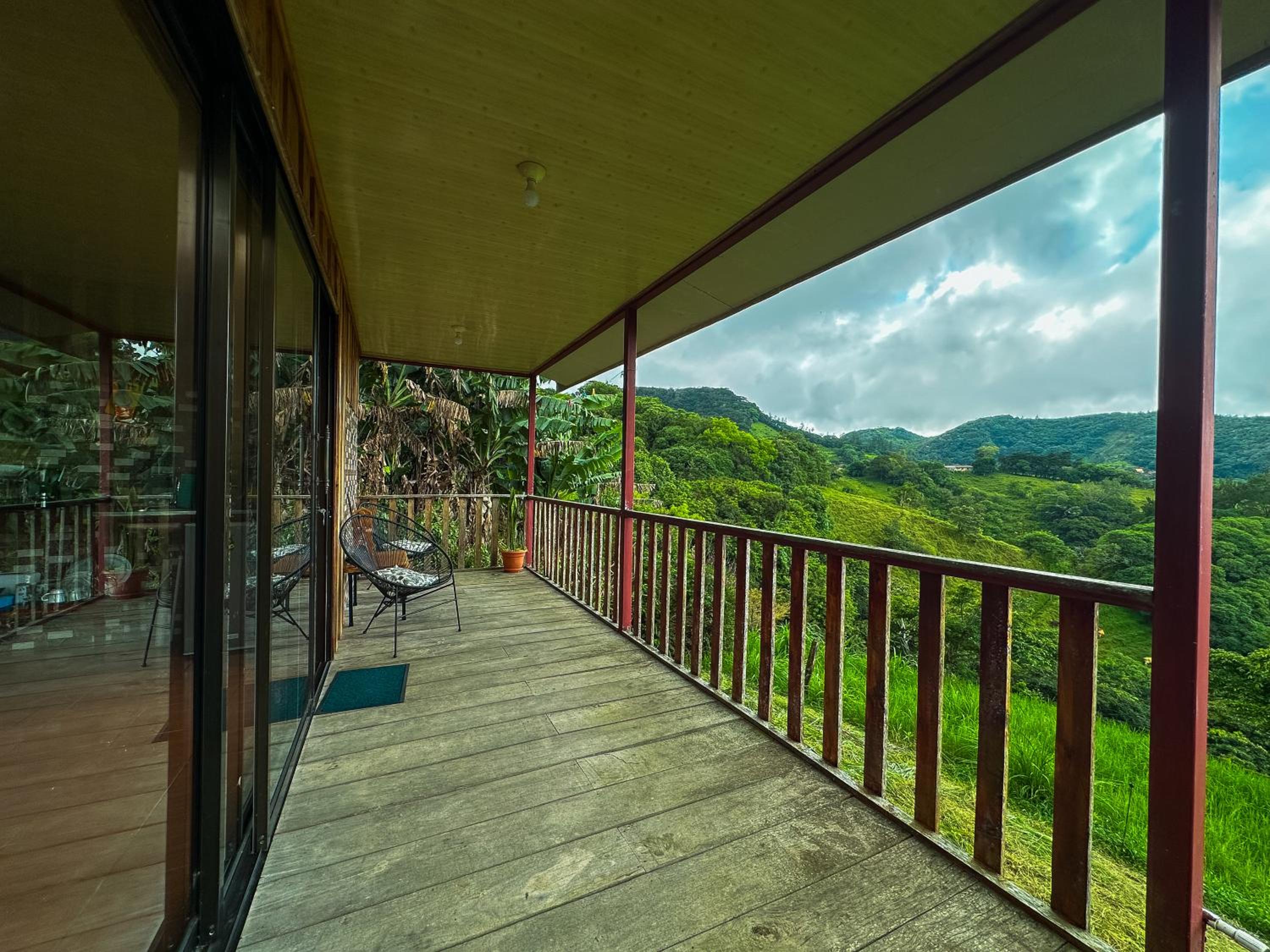 Finca Paraíso Monteverde Oceanview Farm Cabin
