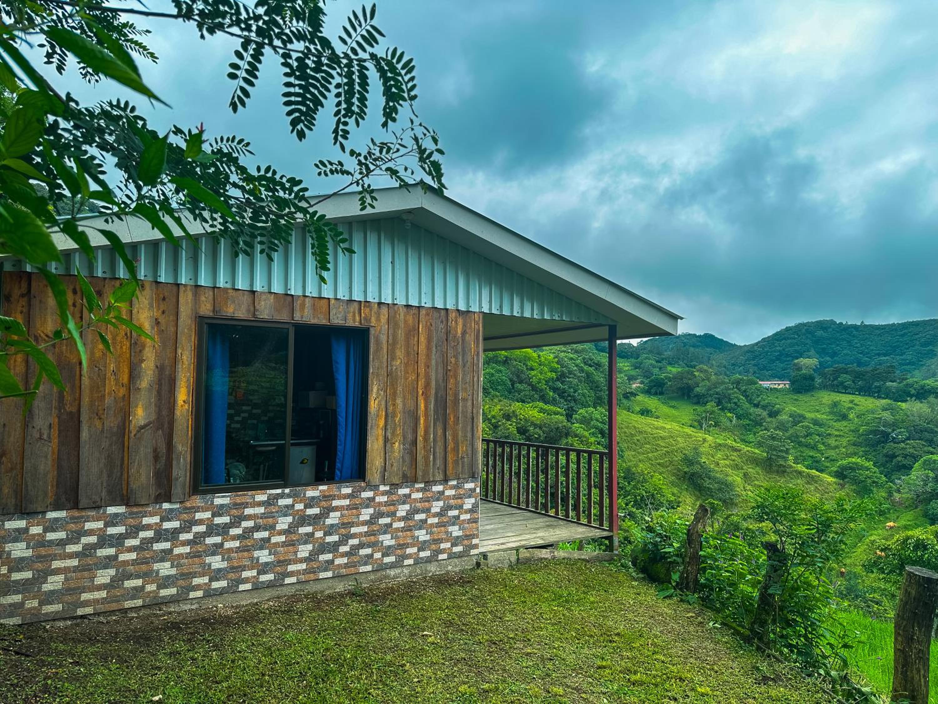 Finca Paraíso Monteverde Oceanview Farm Cabin