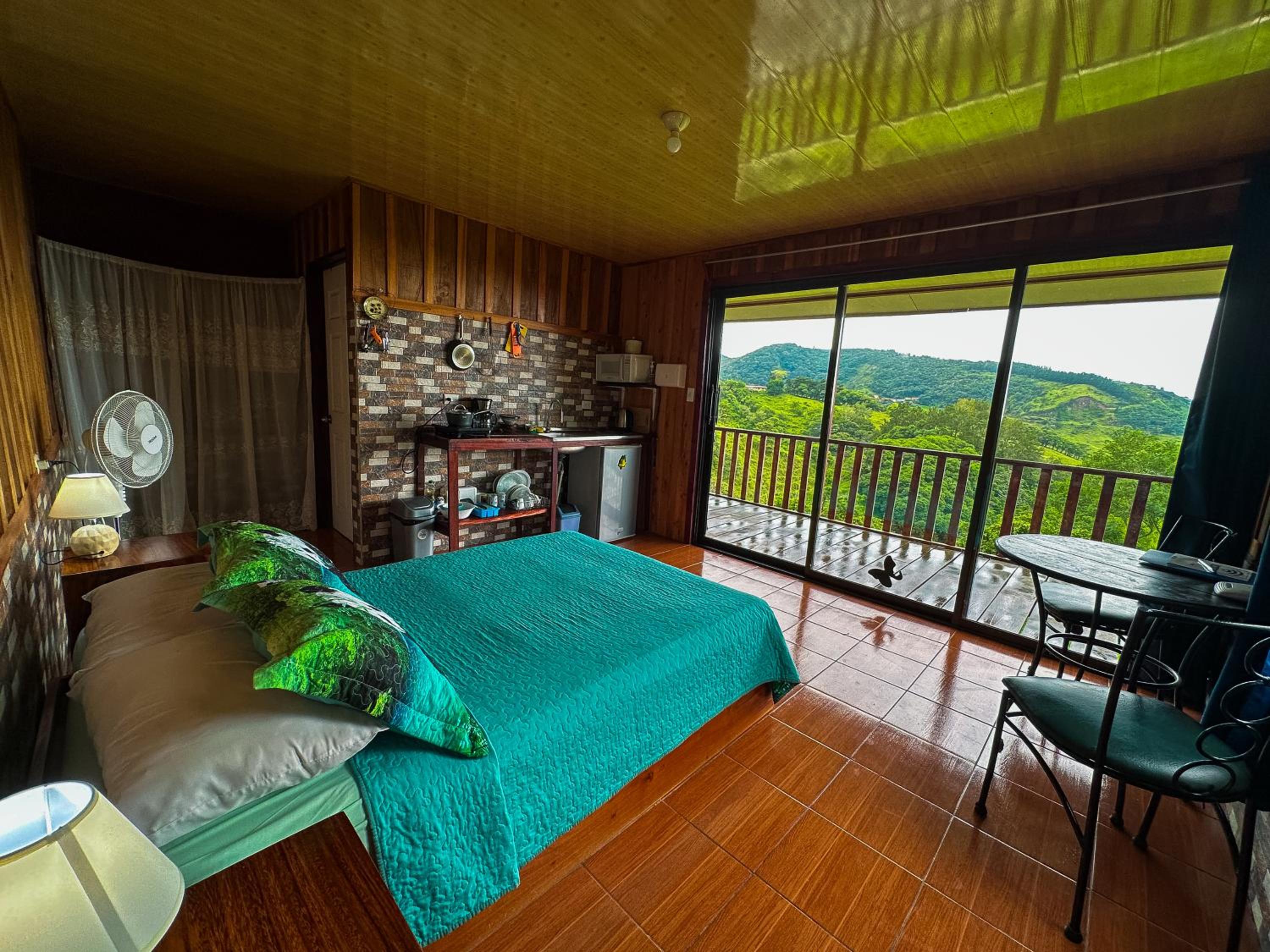 Finca Paraíso Monteverde Oceanview Farm Cabin
