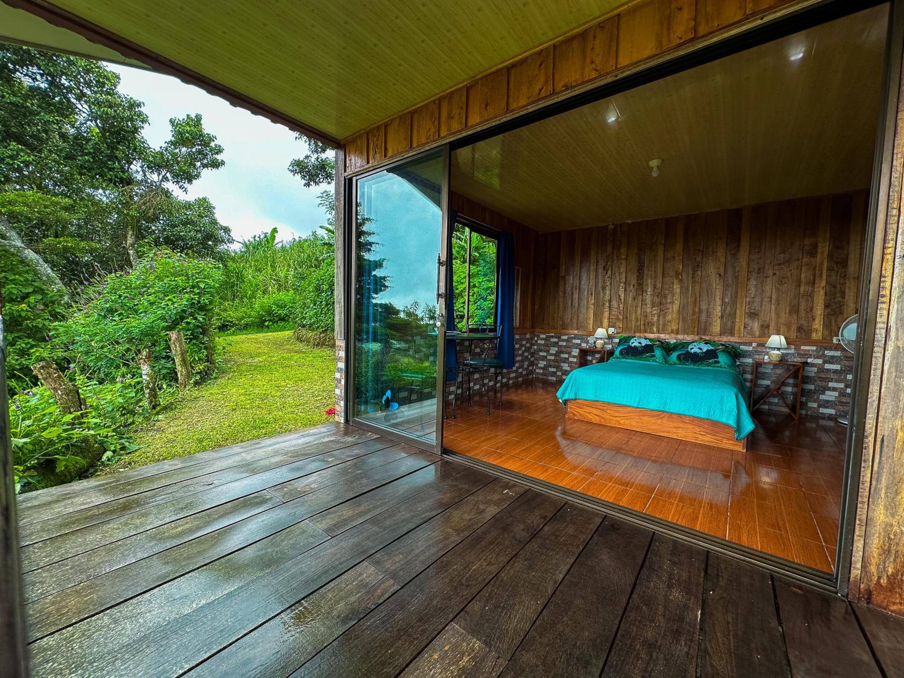 Finca Paraíso Monteverde Oceanview Farm Cabin