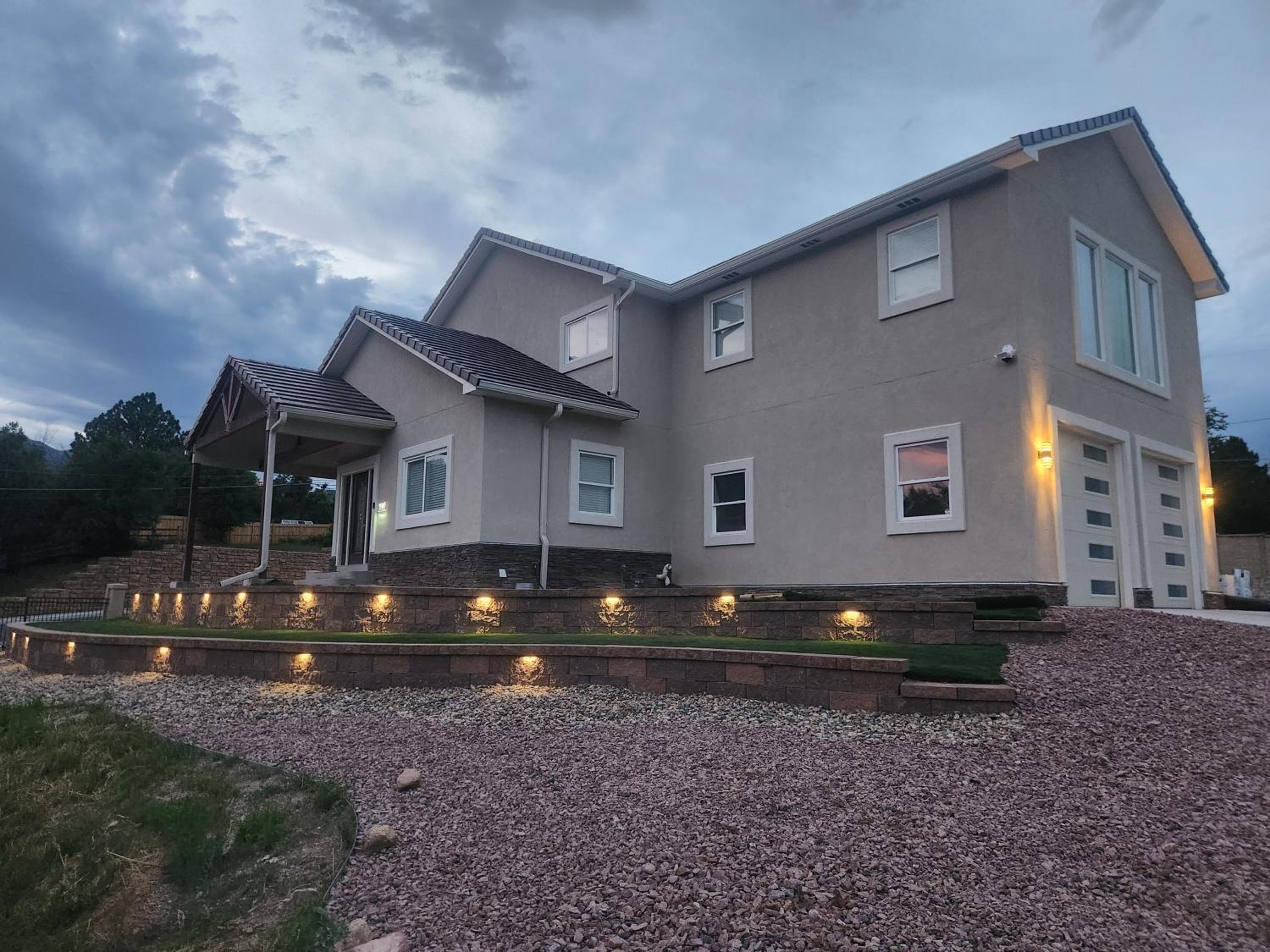 Loving Home away from home, 6 Bedrooms, 8 Beds view 2