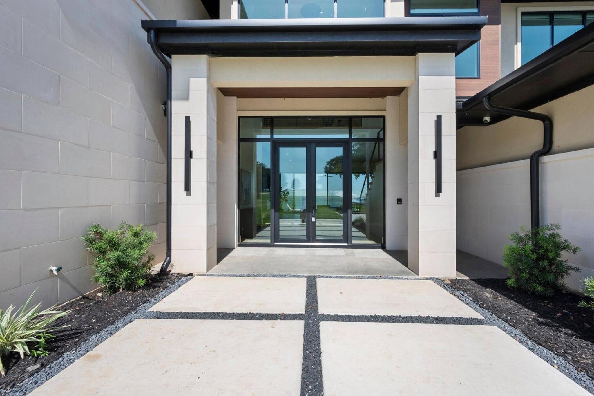 Lakeside Luxury Living 1 Hour From Dallas view 3