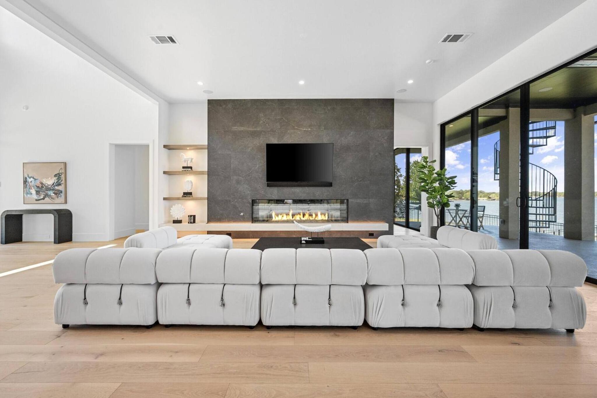 Lakeside Luxury Living 1 Hour From Dallas view 4