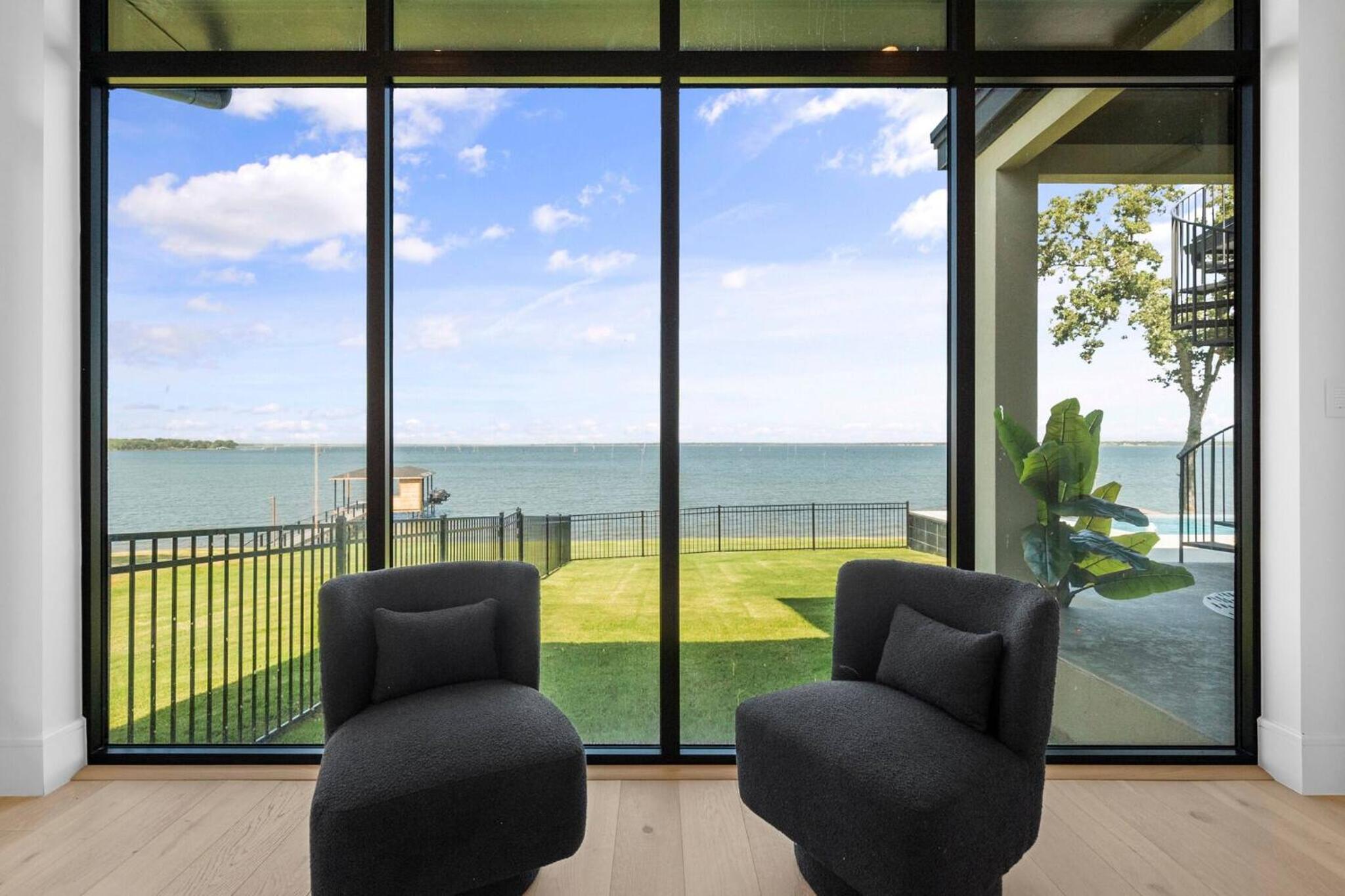 Lakeside Luxury Living 1 Hour From Dallas view 5