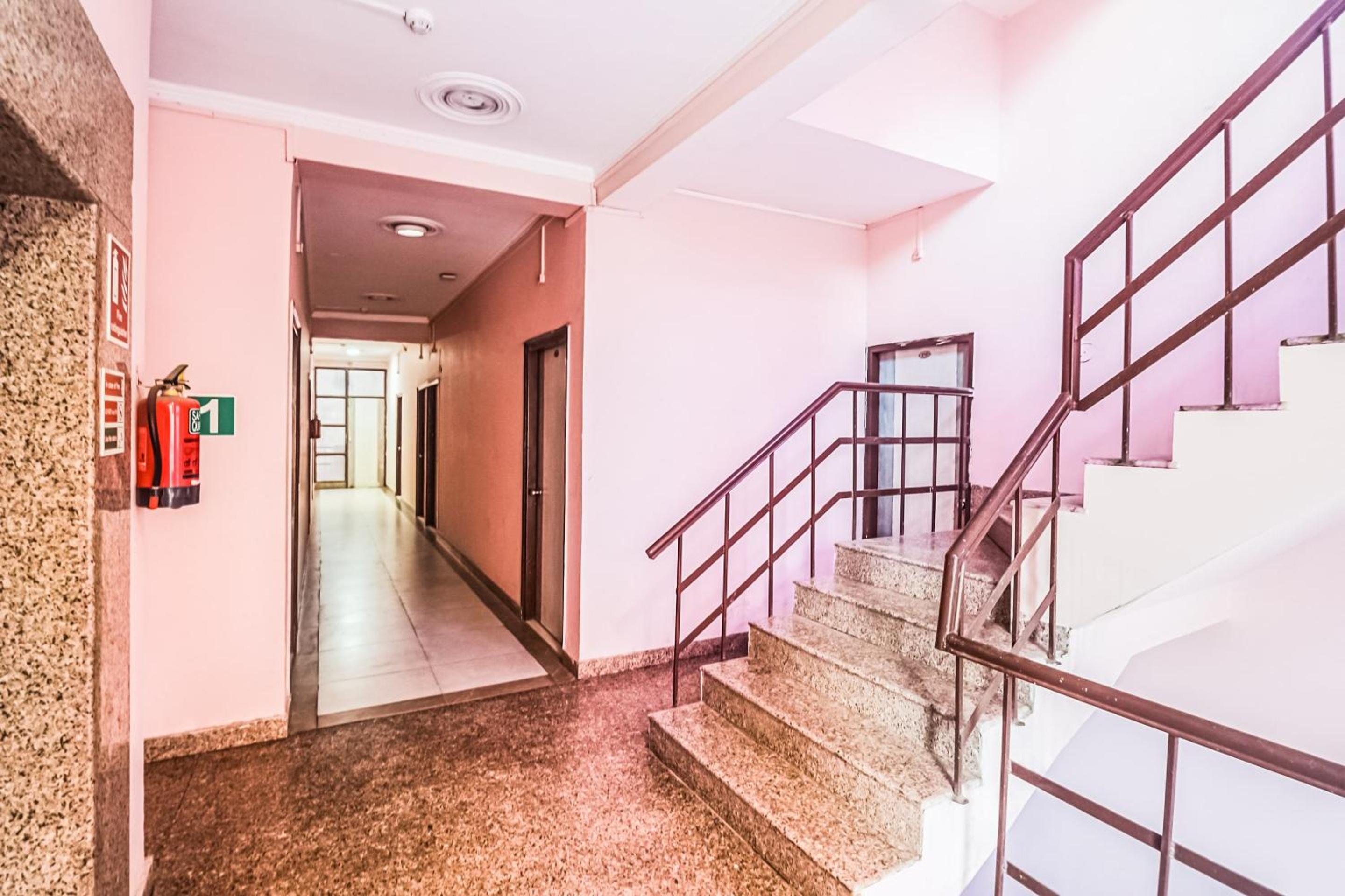 Gurgaon Vacations - Hotel O Avni Residency - Property Image 2