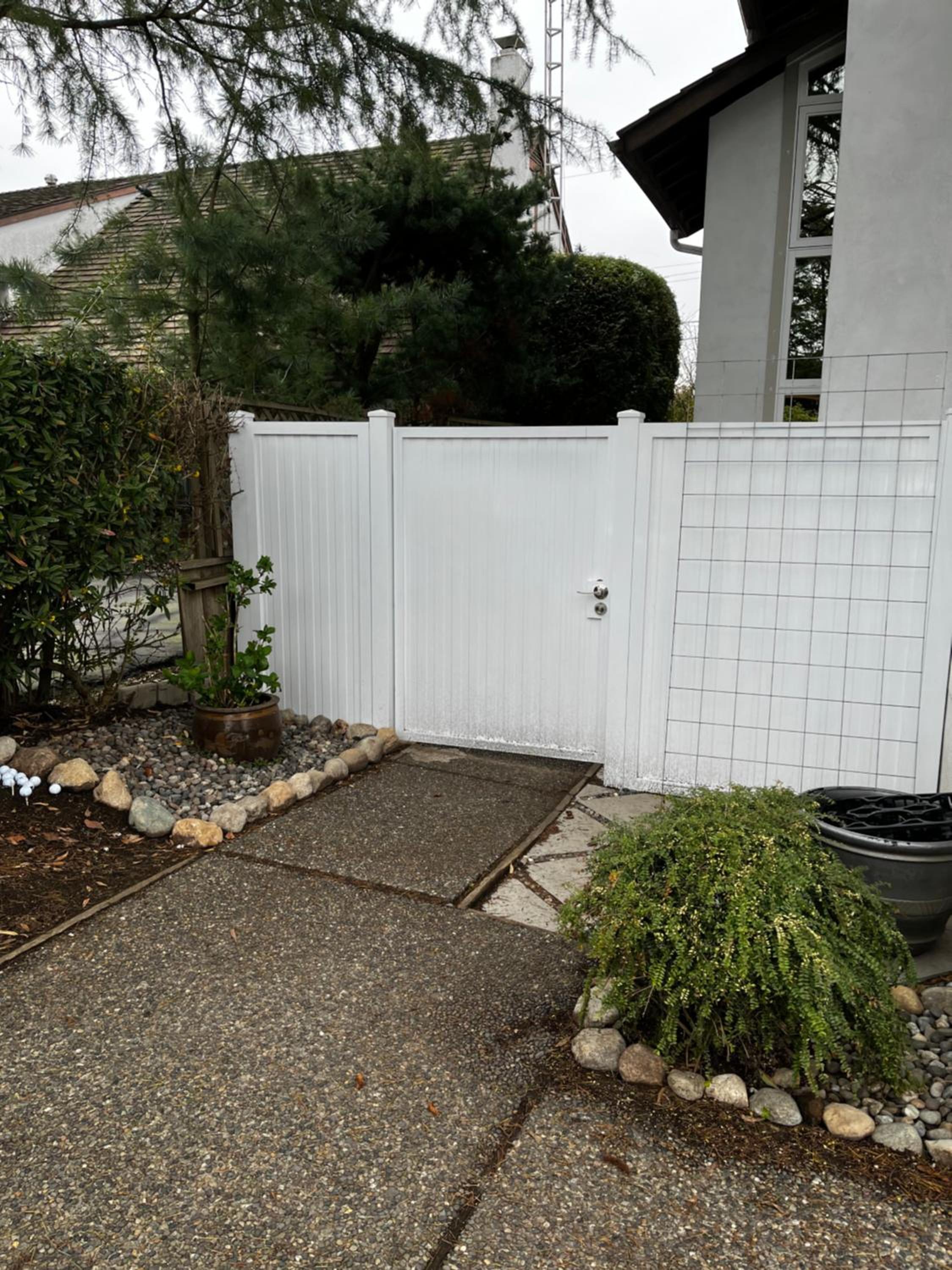 3Beds 2BA Cherry Blossom Suite - Free Parking - Central Oakridge Neighbourhood