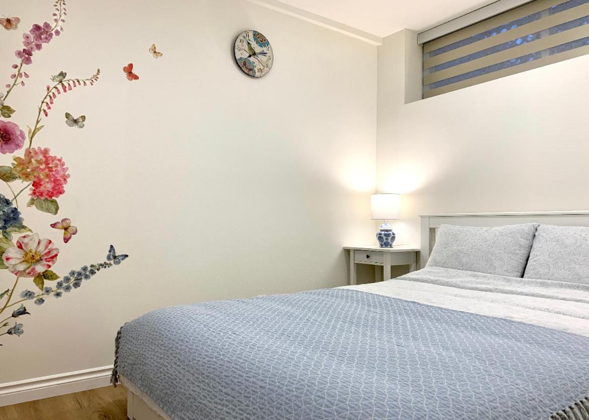 3Beds 2BA Cherry Blossom Suite - Free Parking - Central Oakridge Neighbourhood
