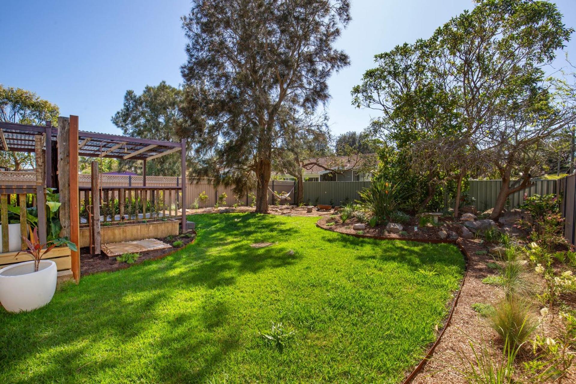 The Treehouse Pet Friendly 2 Mins Walk to Beach