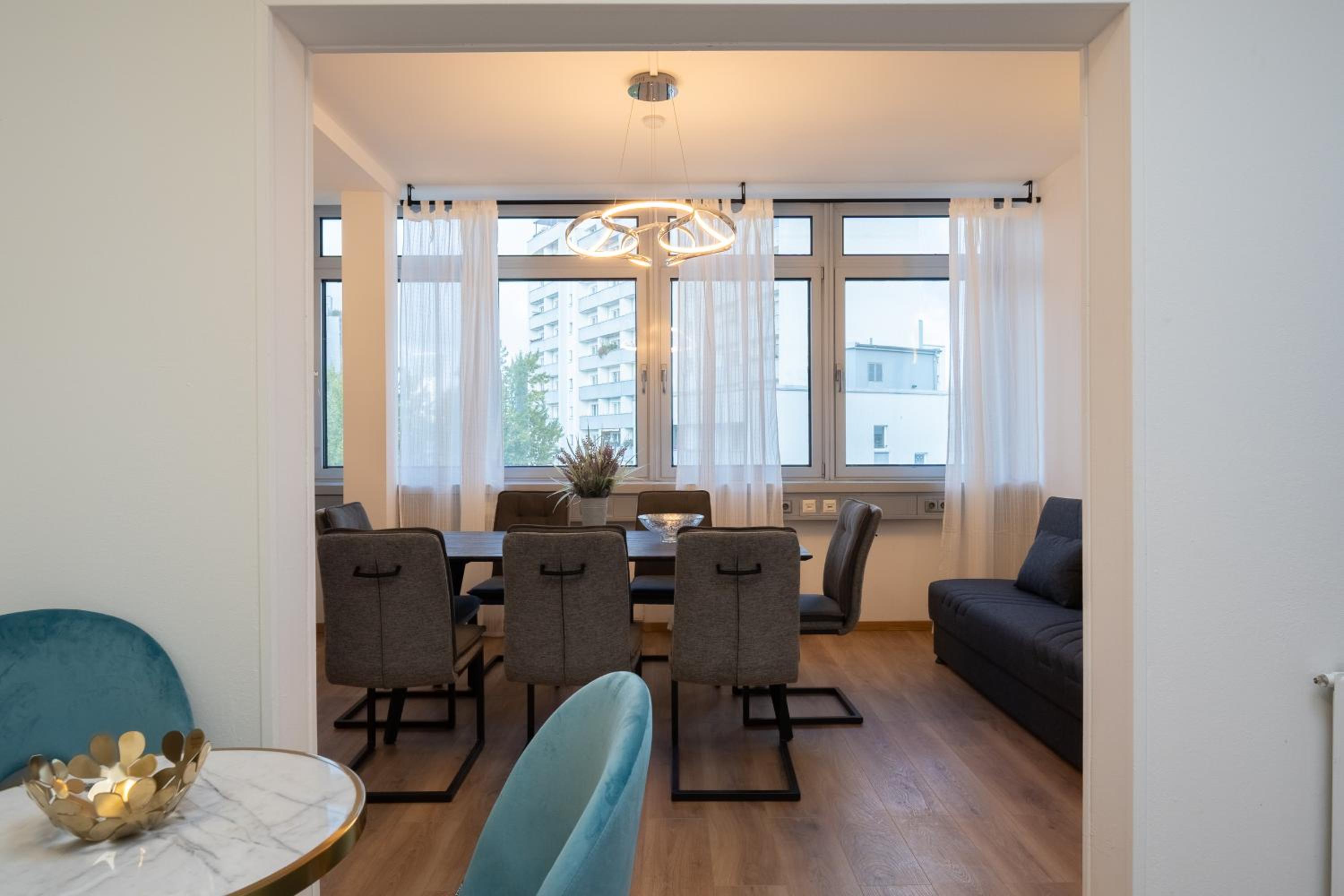 BIG 7RMS City Central Loft, 1ALocation