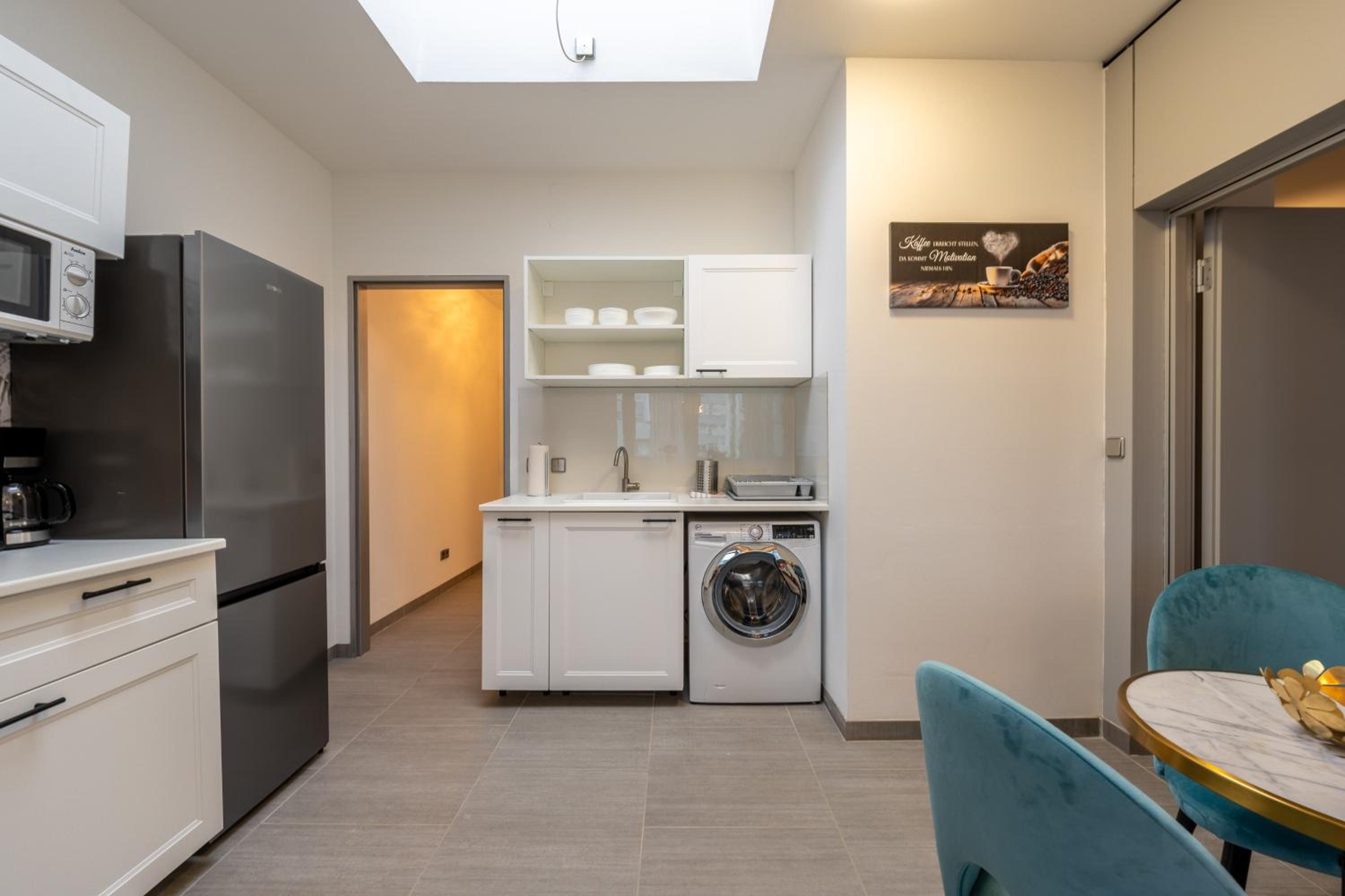 BIG 7RMS City Central Loft, 1ALocation
