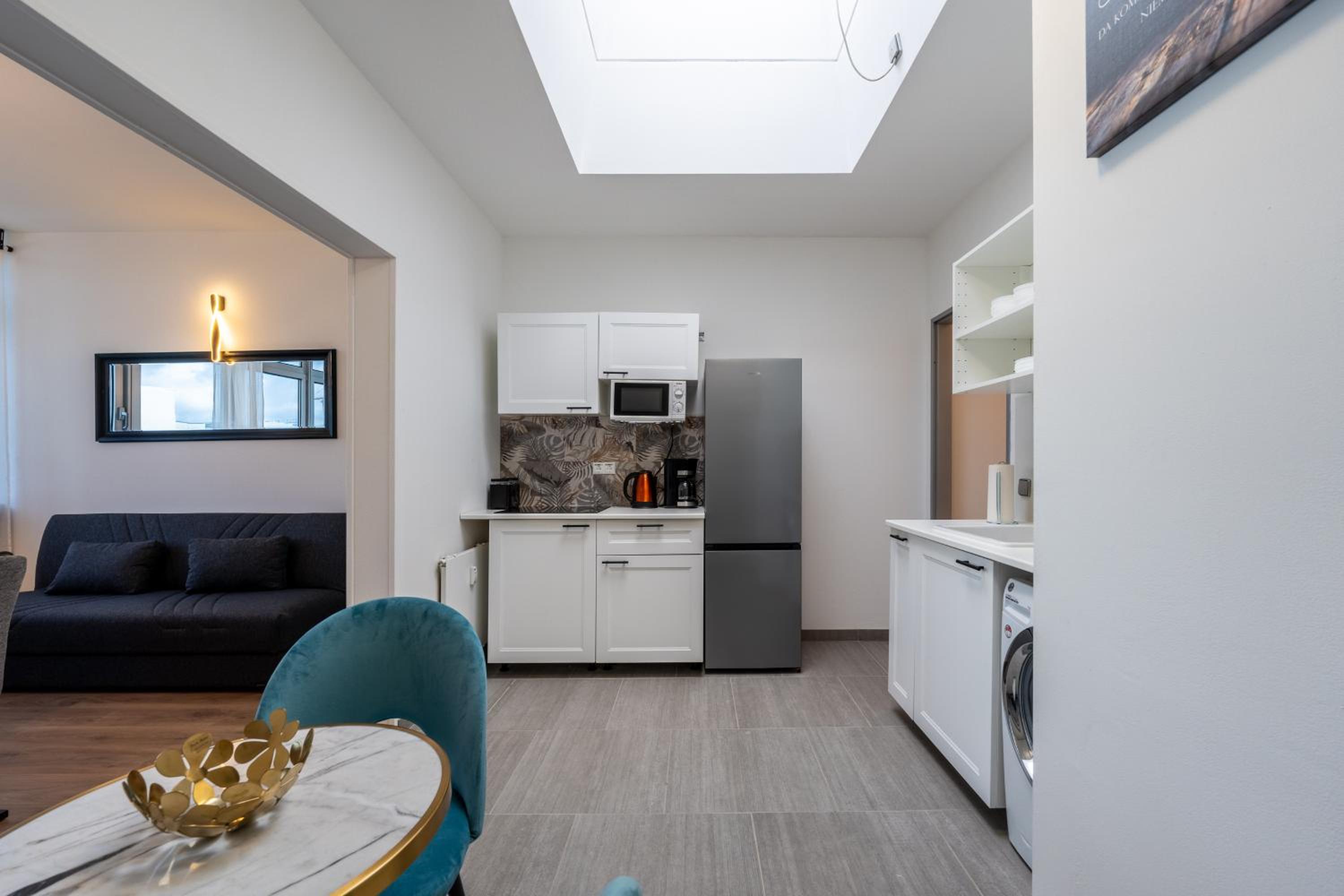 BIG 7RMS City Central Loft, 1ALocation