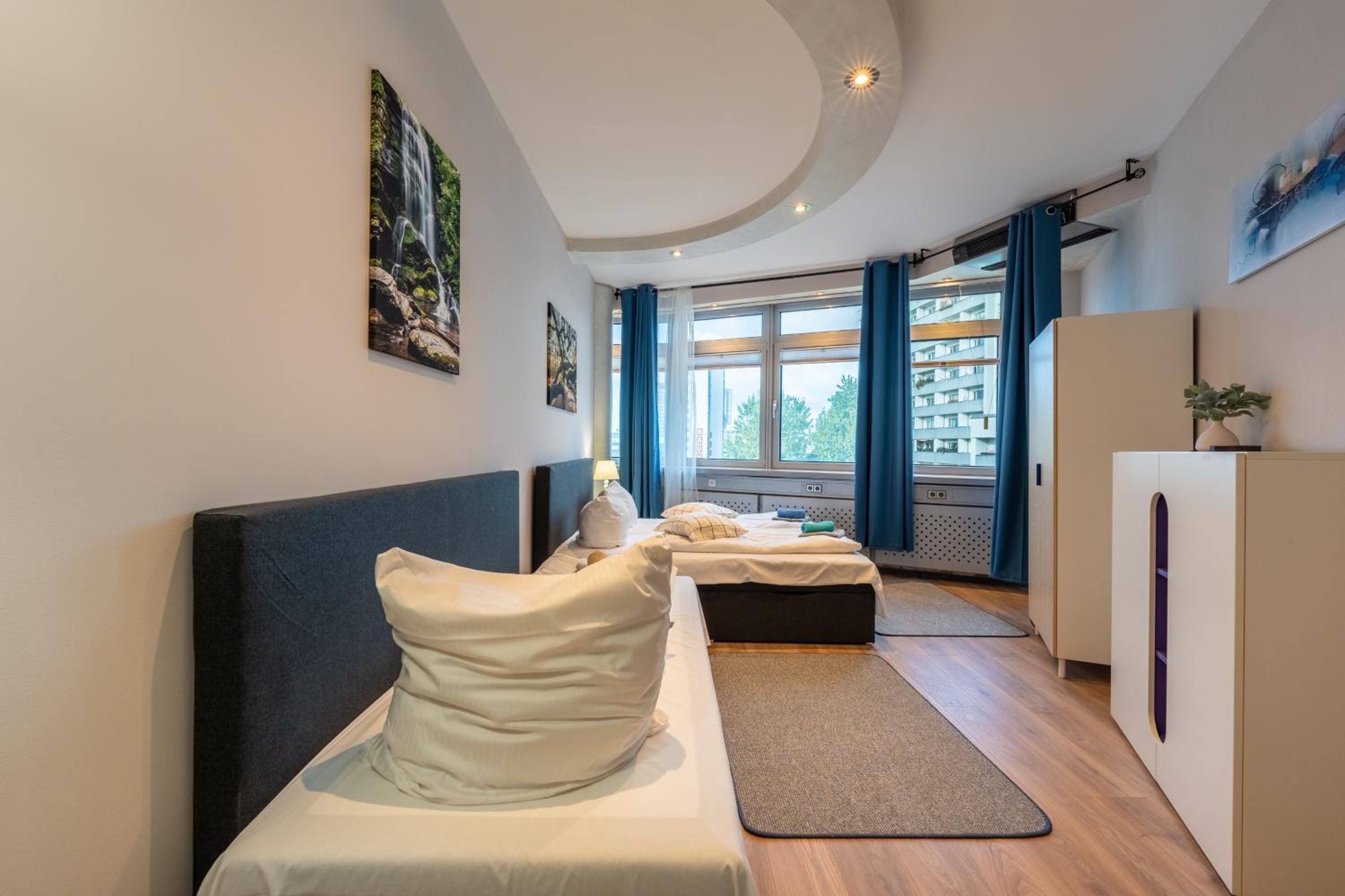 BIG 7RMS City Central Loft, 1ALocation