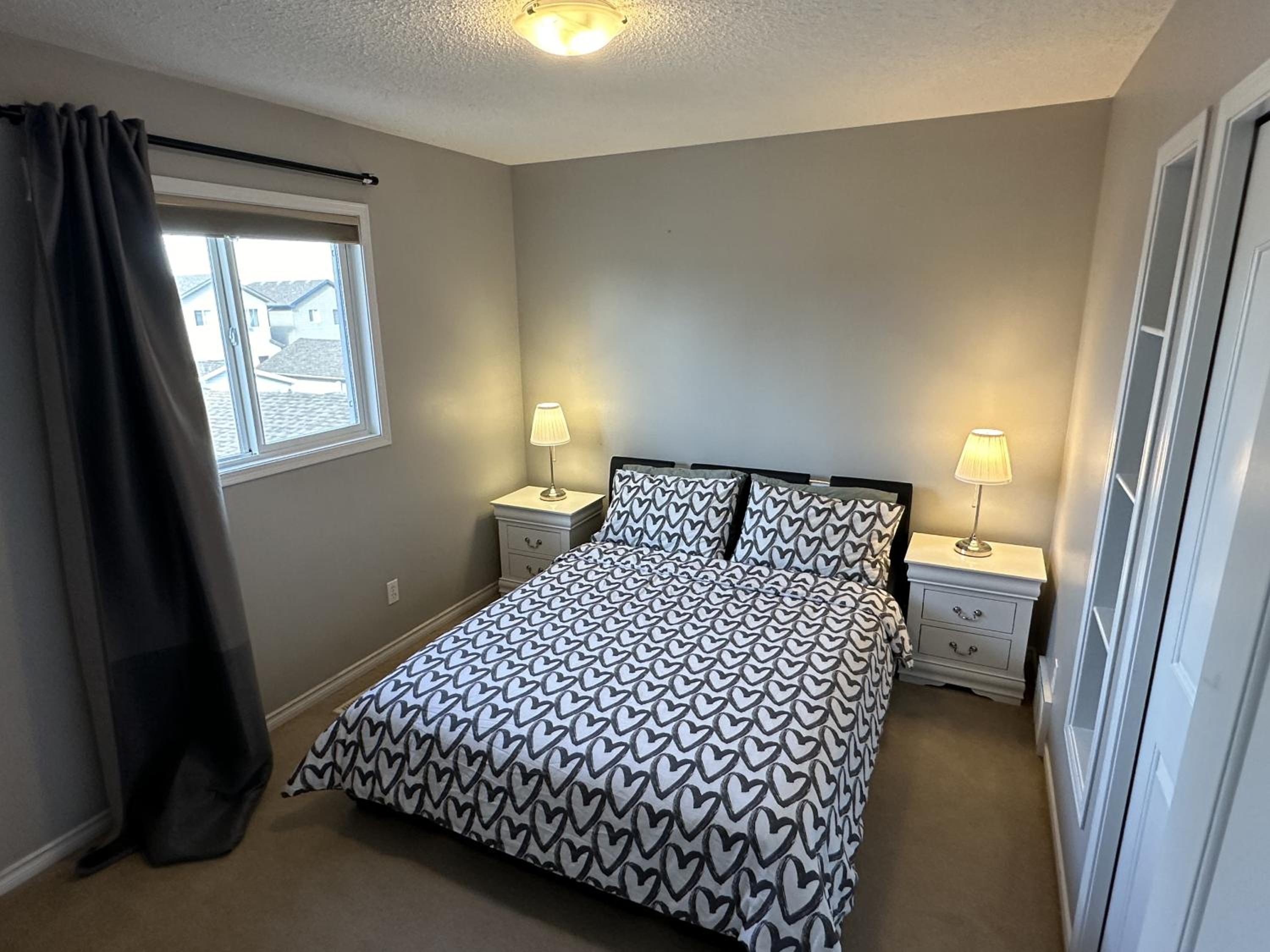 Spacious & Private Retreat near West Edmonton Mall