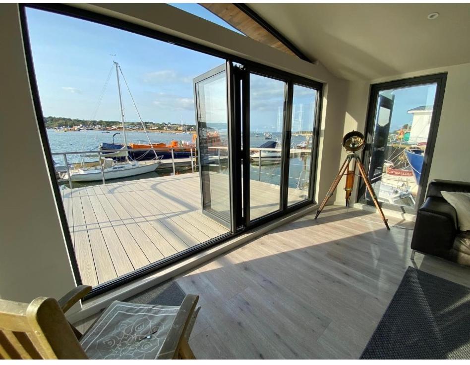 Houseboat Islay