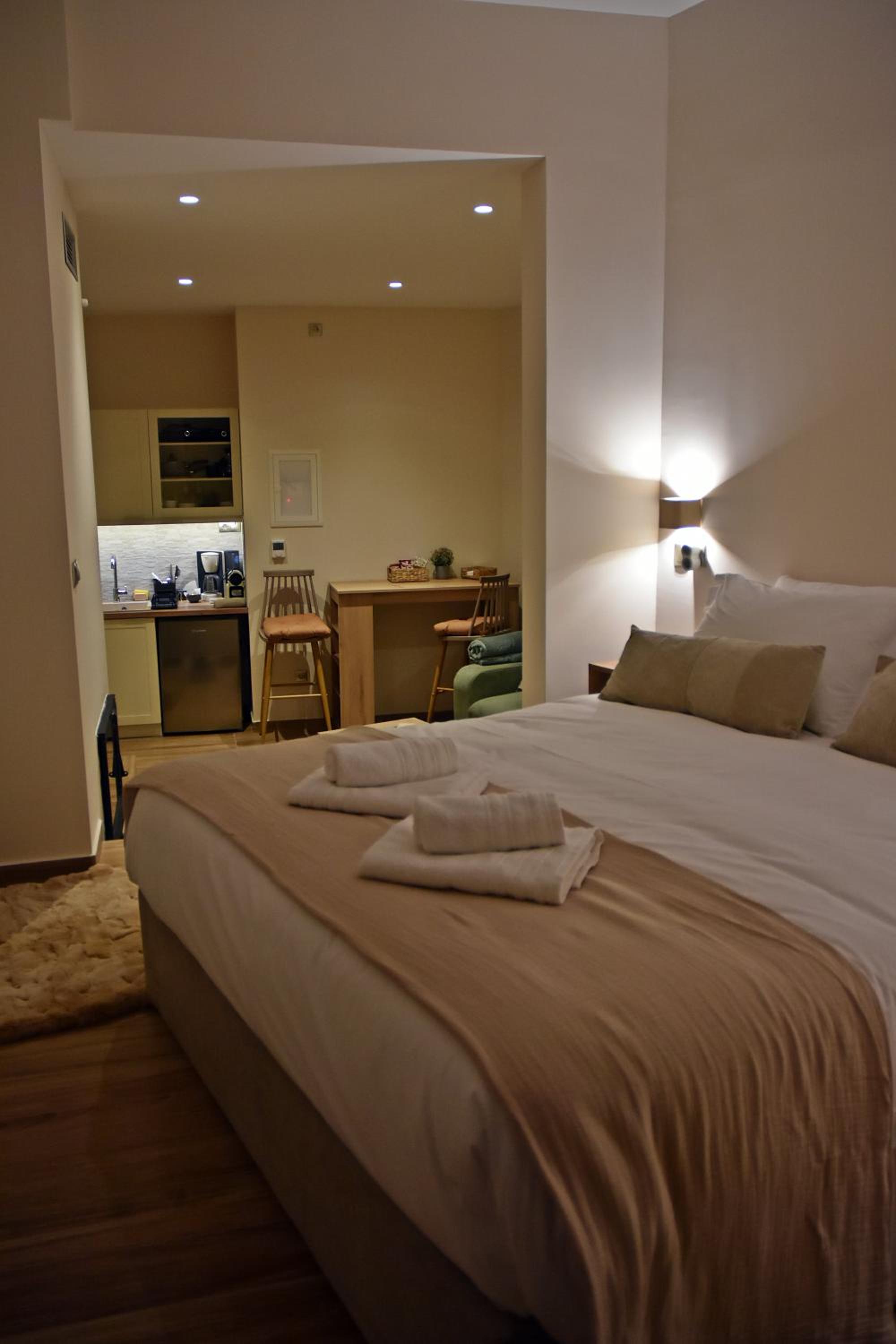 Kleodora Apartments