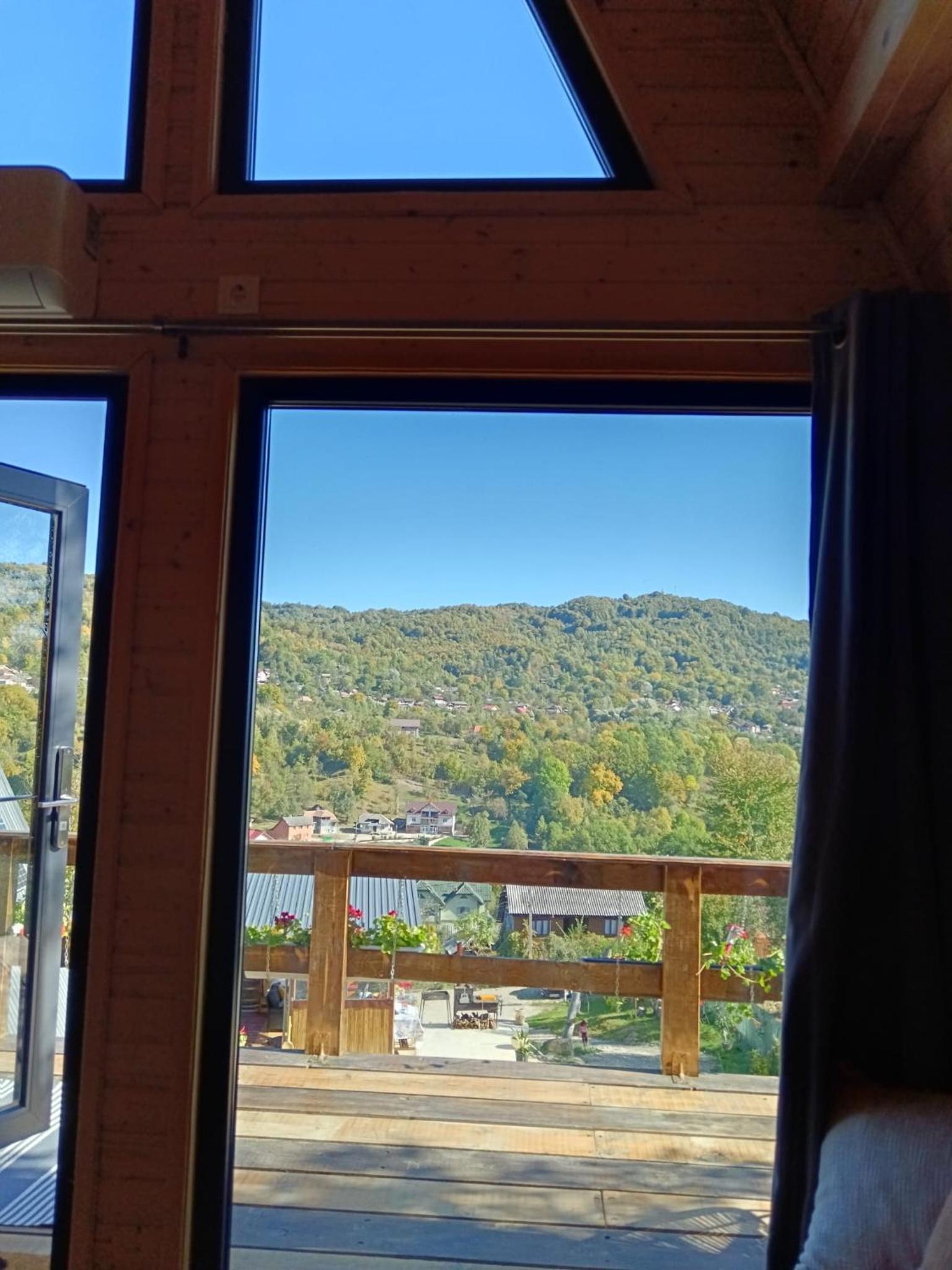 Carpatina A-Frame Retreat - Rustic Cabins for Couples