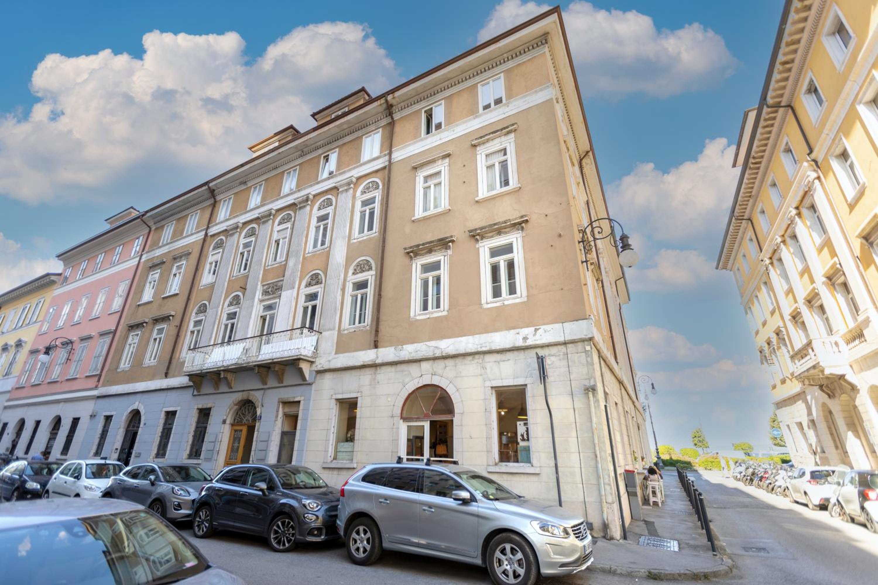 Il Golfo - Elegante appartamento zona Rive