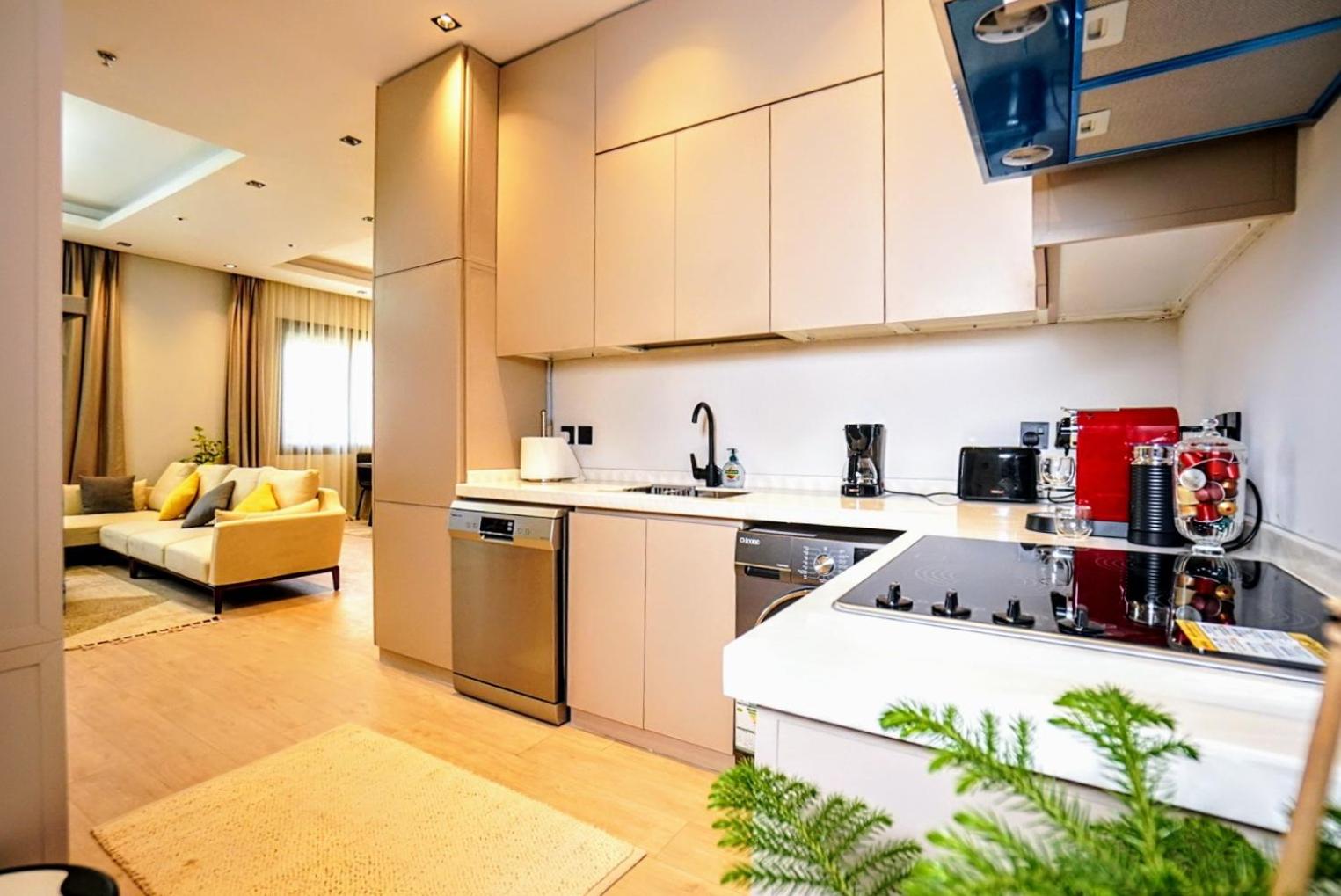 Darat Safa Luxury Smart Apartment