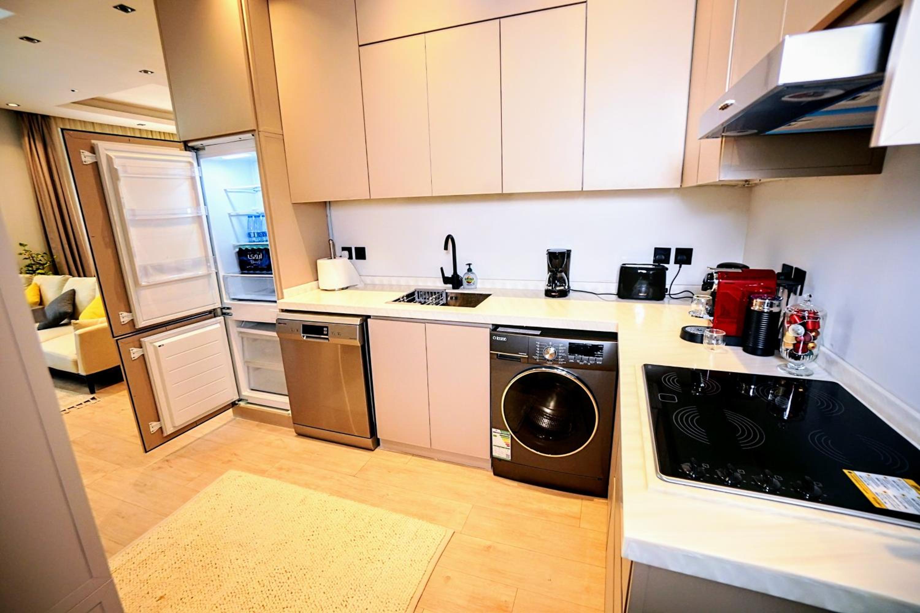 Darat Safa Luxury Smart Apartment