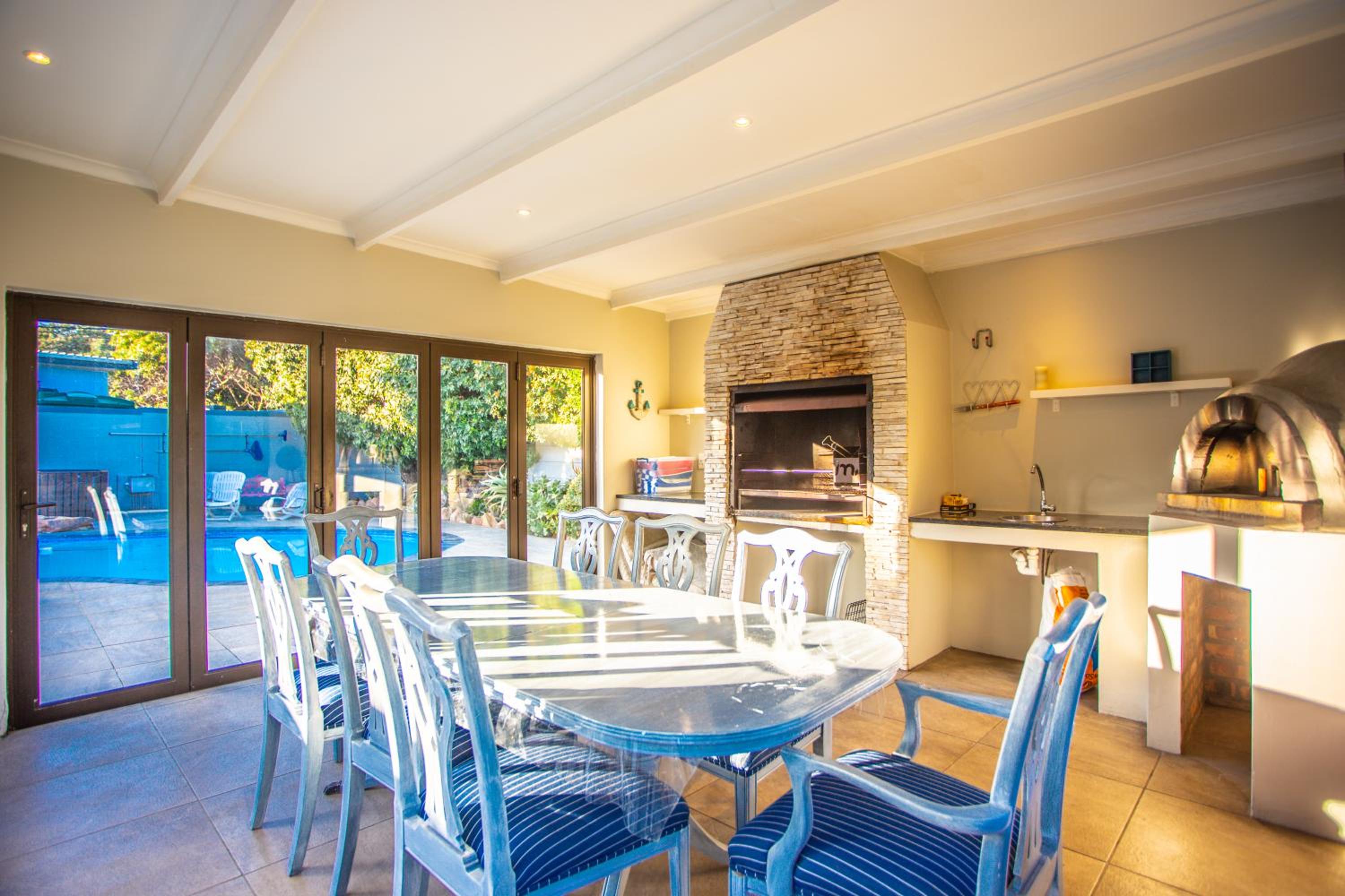 Villa Luisa: Sun-filled hidden gem with Pool. view 3