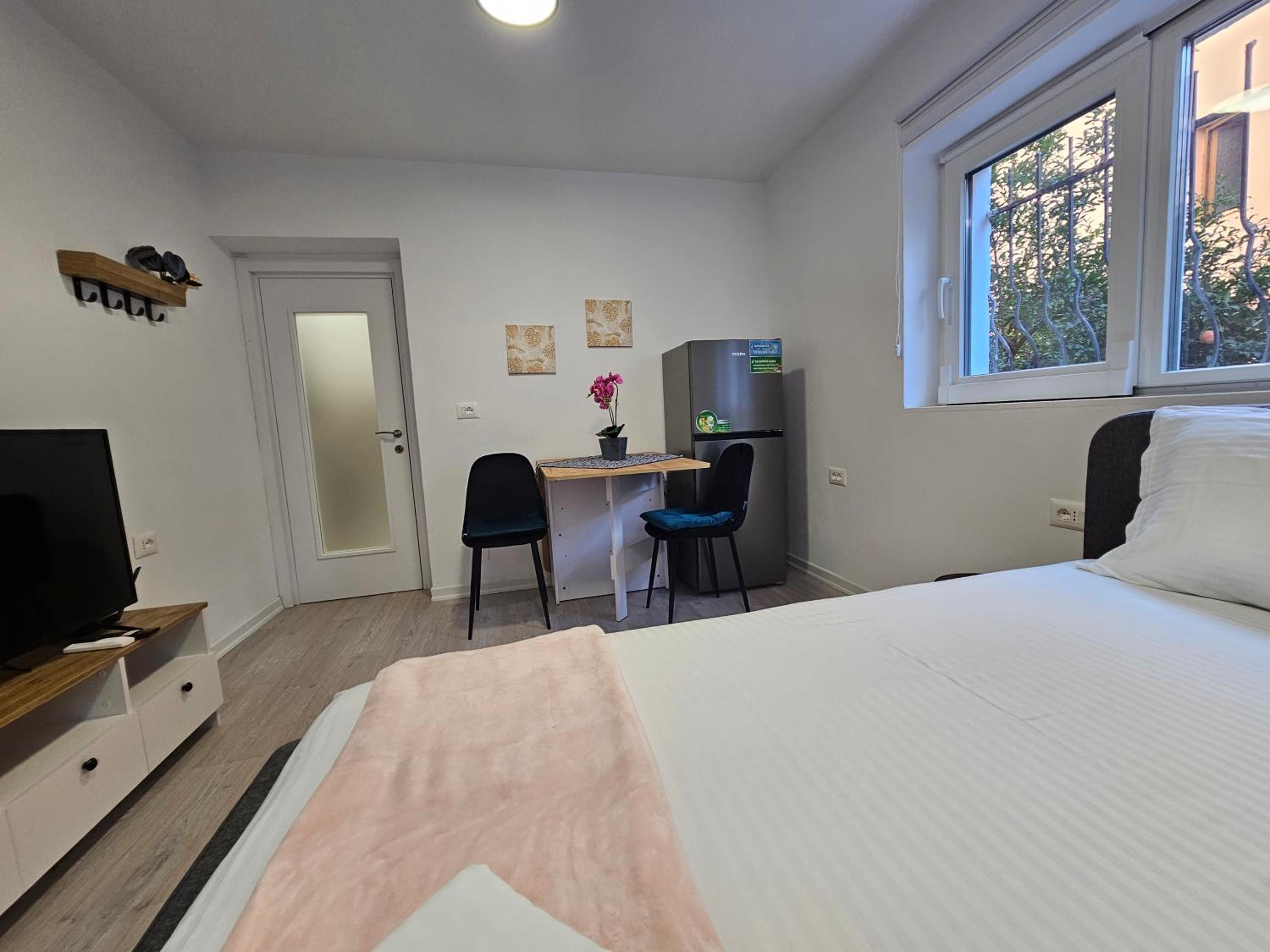 Tiny Rose Studio