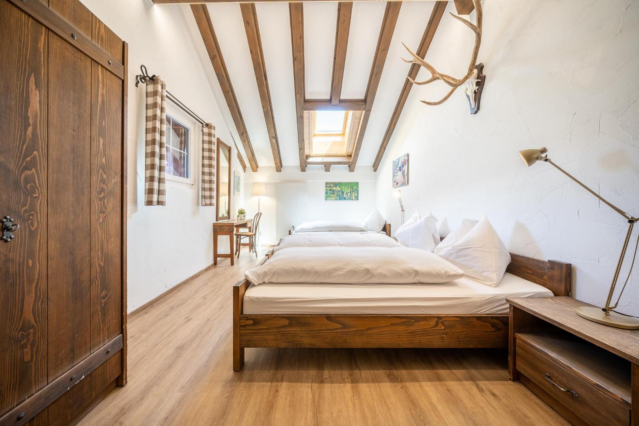 2404 Grosszuegige Maisonette Wohnung und Balkon mit atemberaubendem Talblick