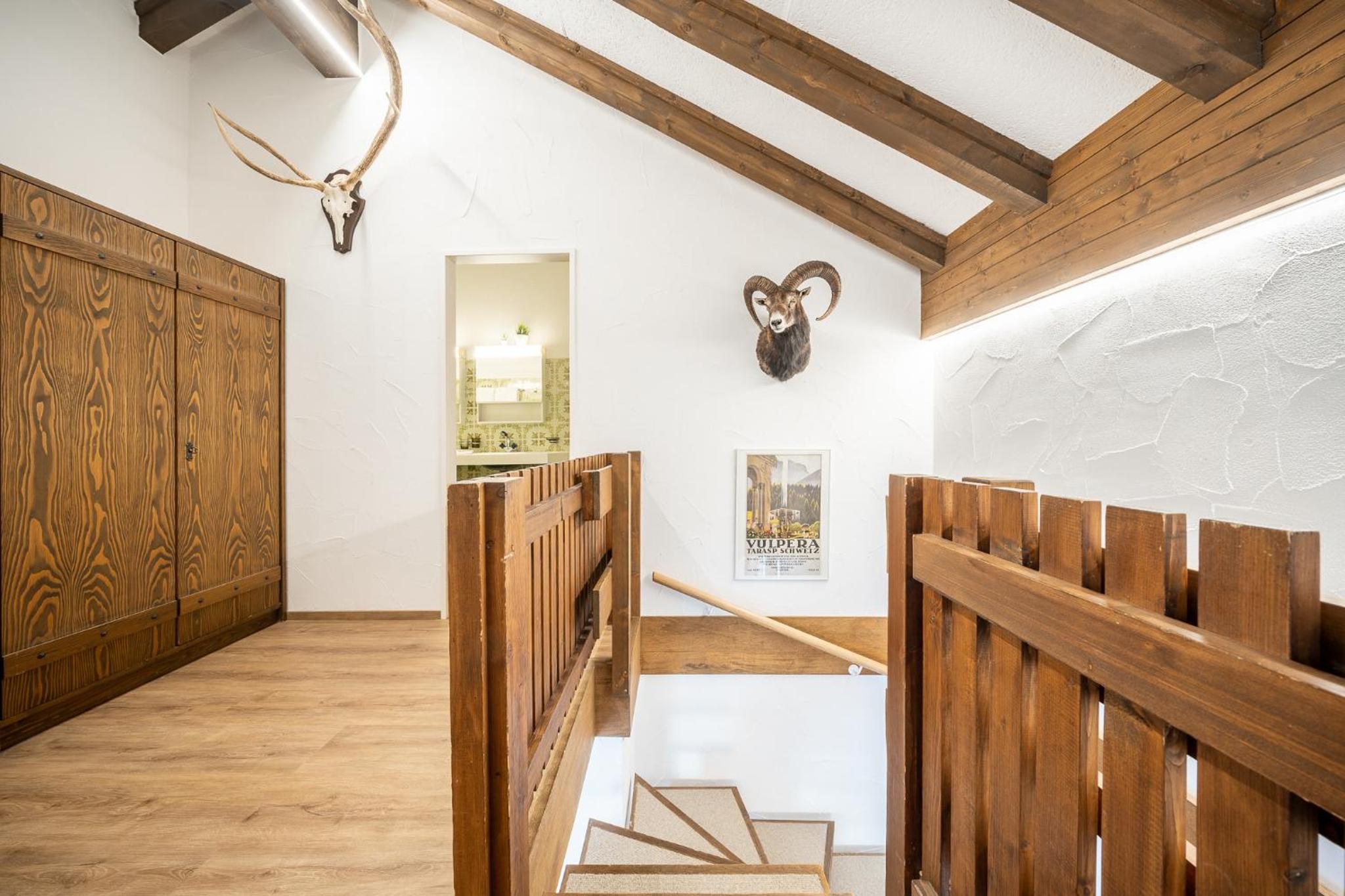 2404 Grosszuegige Maisonette Wohnung und Balkon mit atemberaubendem Talblick