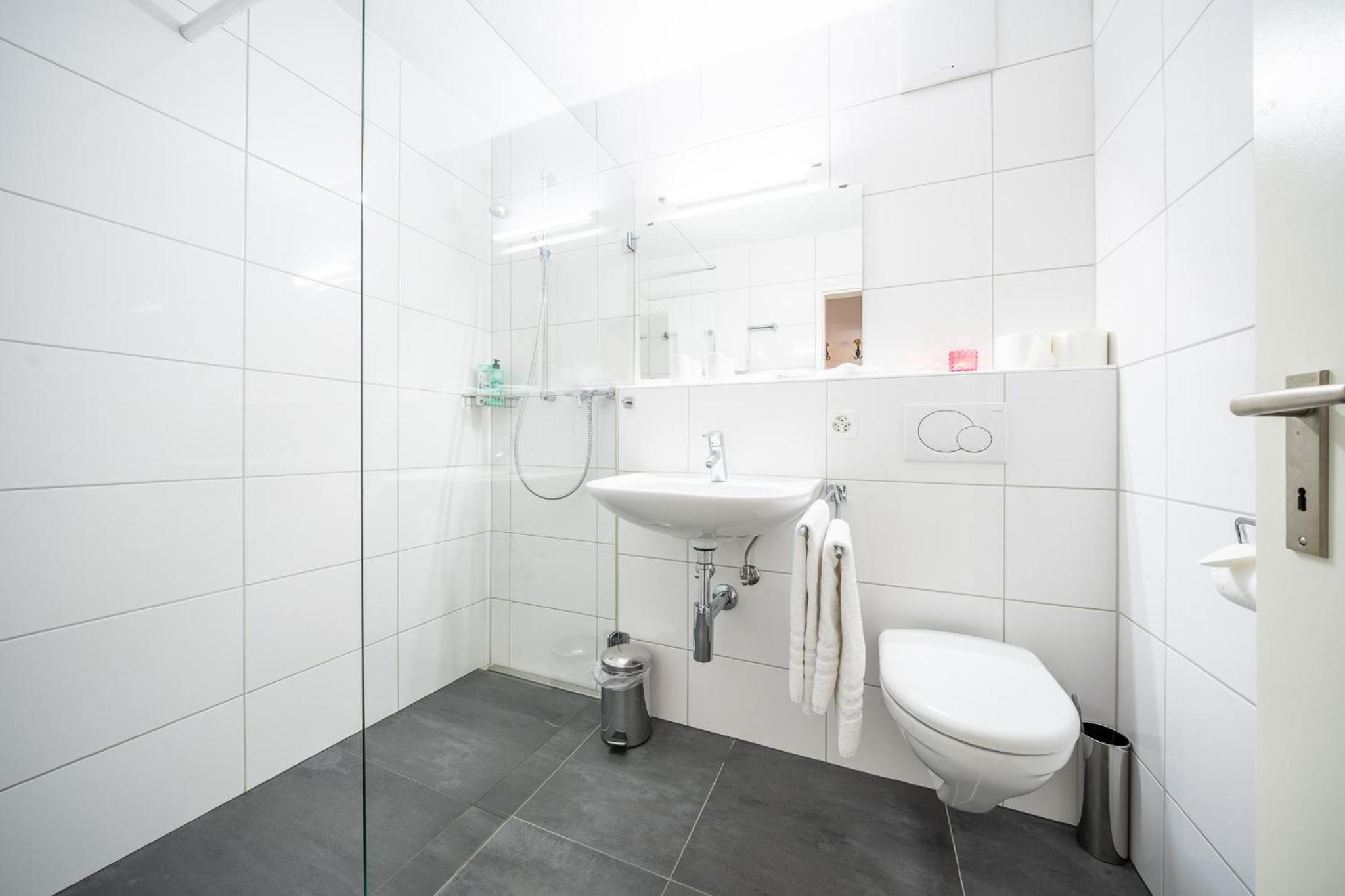 3206 Bequemes und helles Studio