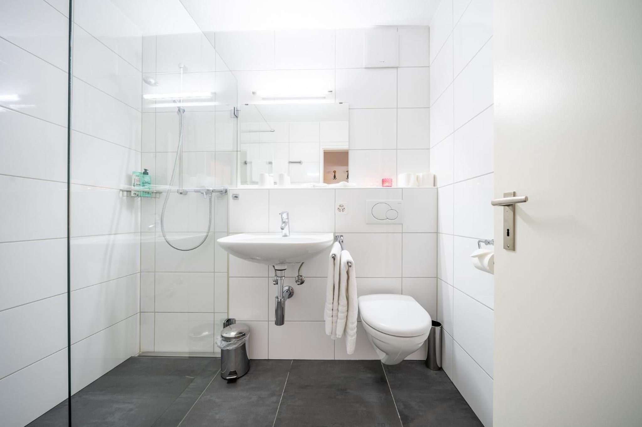 3206 Bequemes und helles Studio