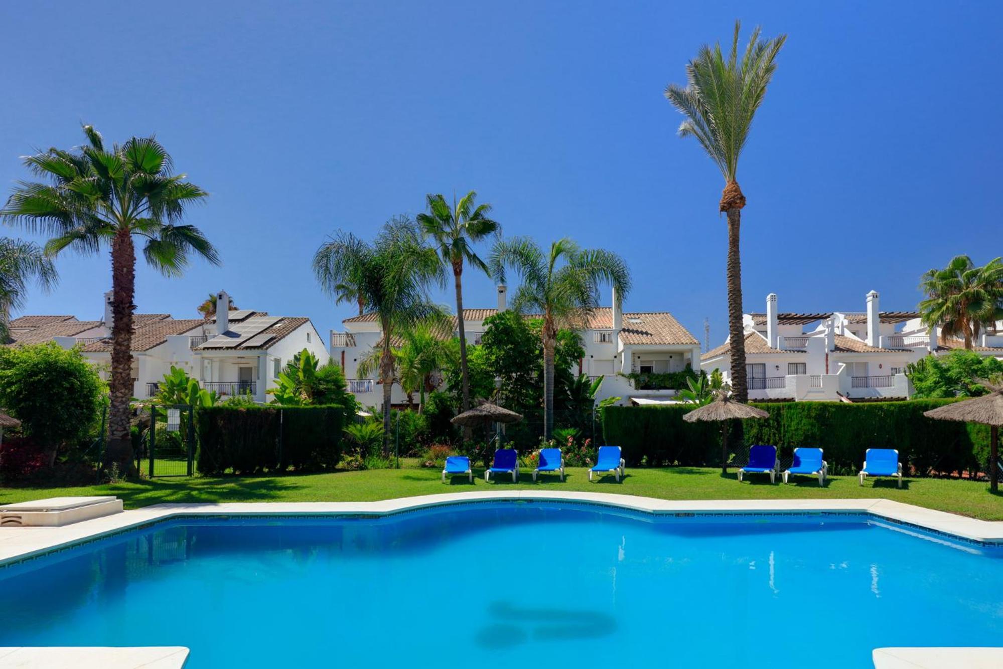 UNIQUE TOWNHOUSE IN FRONT OF PUERTO BANUS