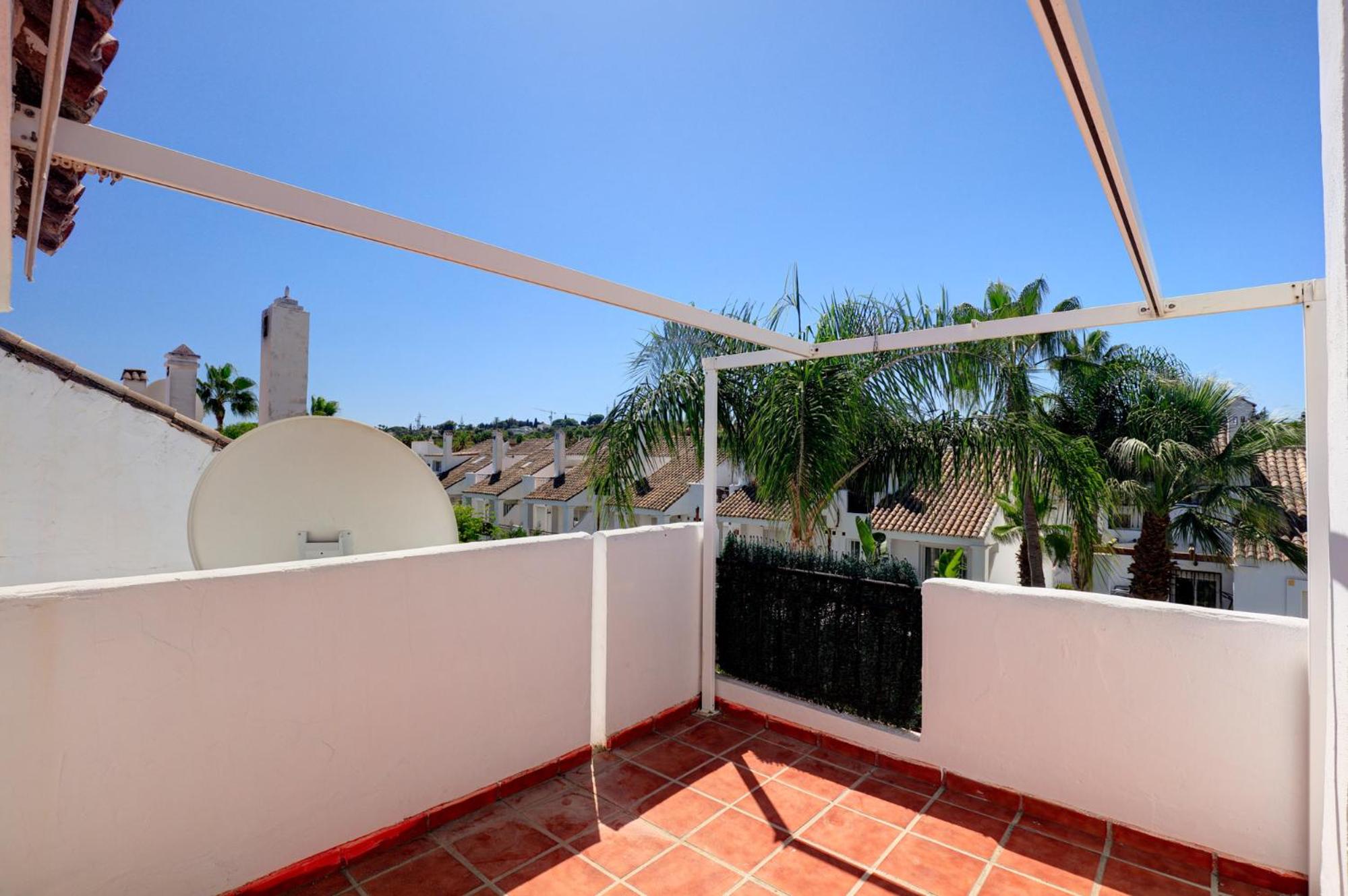 UNIQUE TOWNHOUSE IN FRONT OF PUERTO BANUS